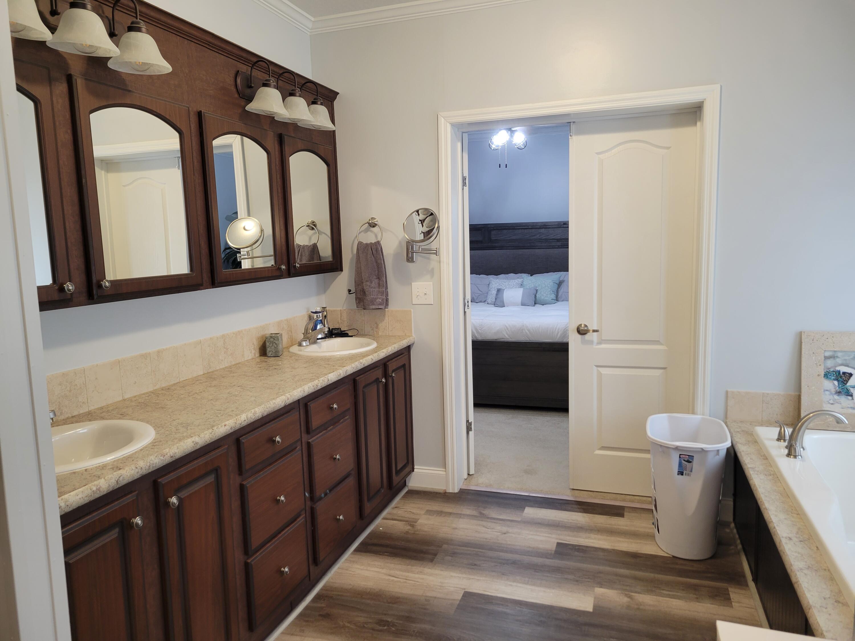 PARADISE ISLAND - Residential