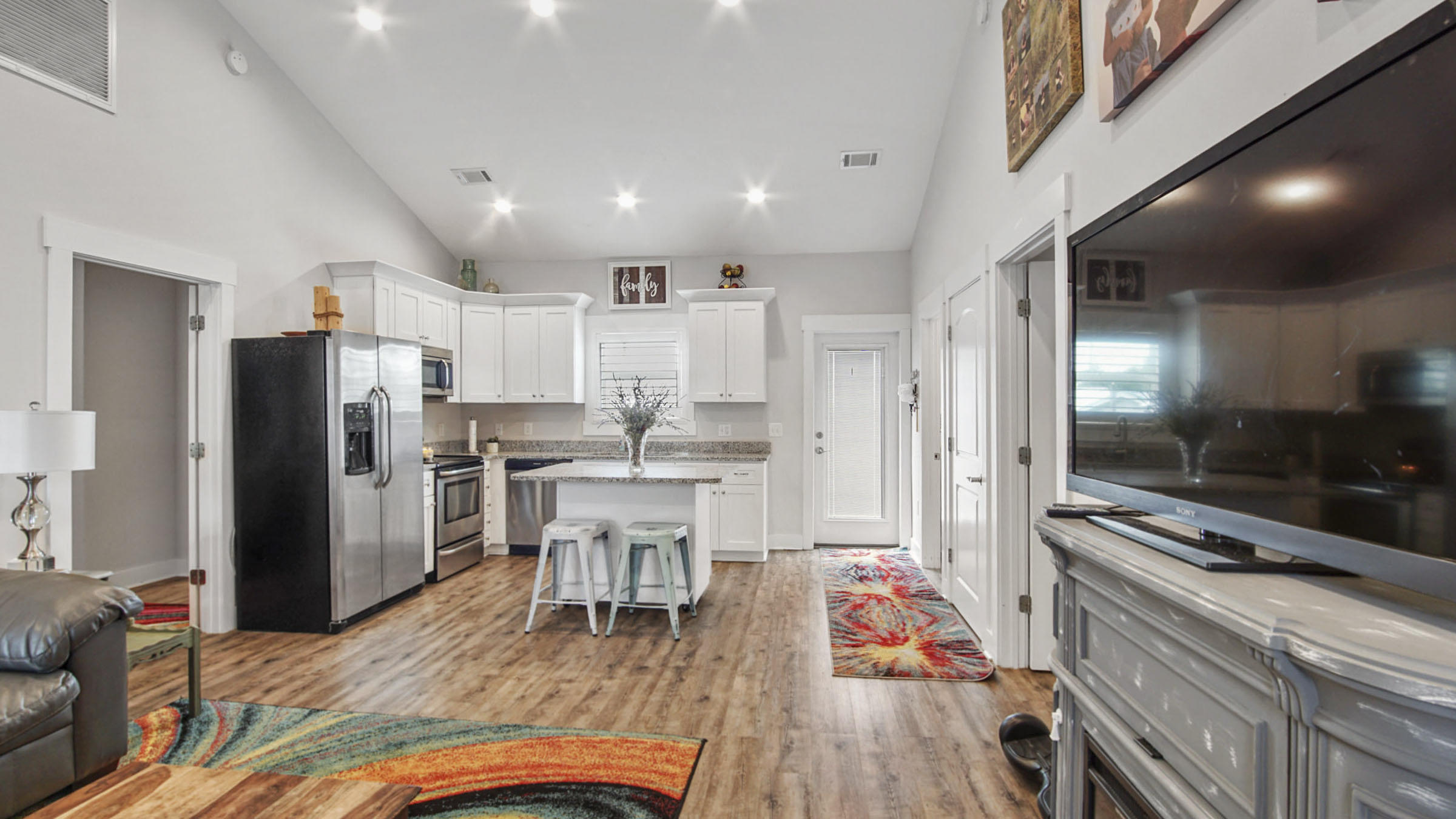 LAGUNA BEACH - Residential