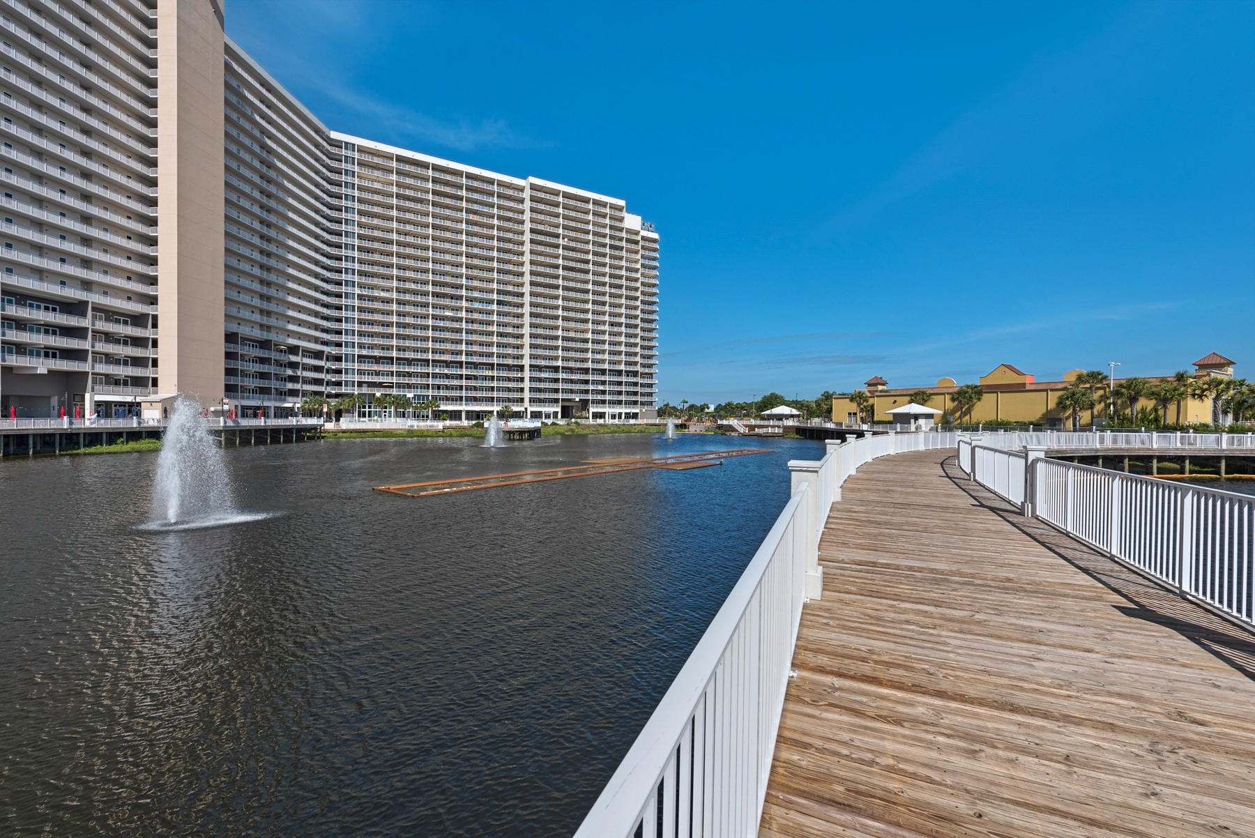 Laketown Wharf - Residential