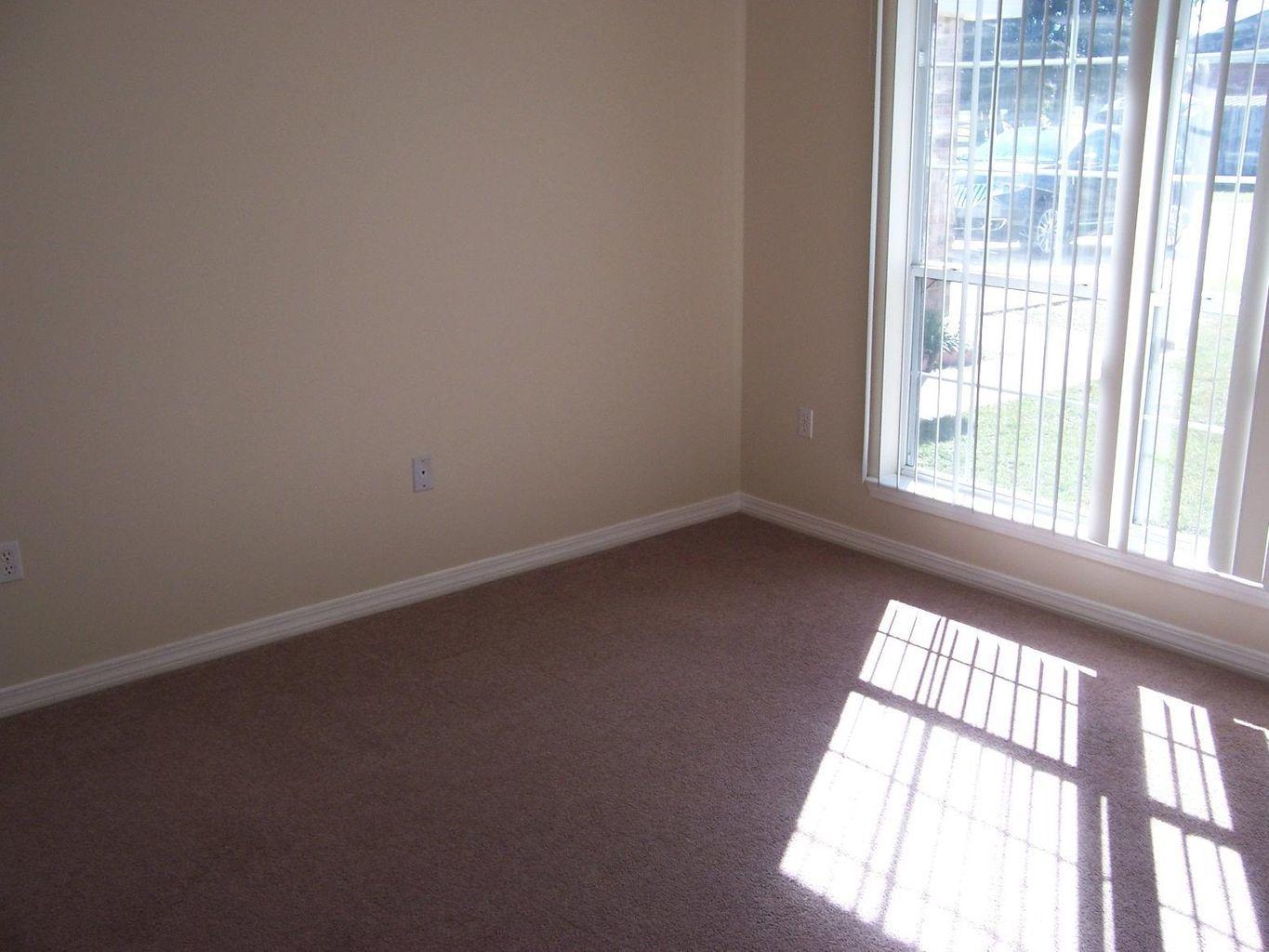 RIVERCHASE S/D PH 3 - Residential Lease