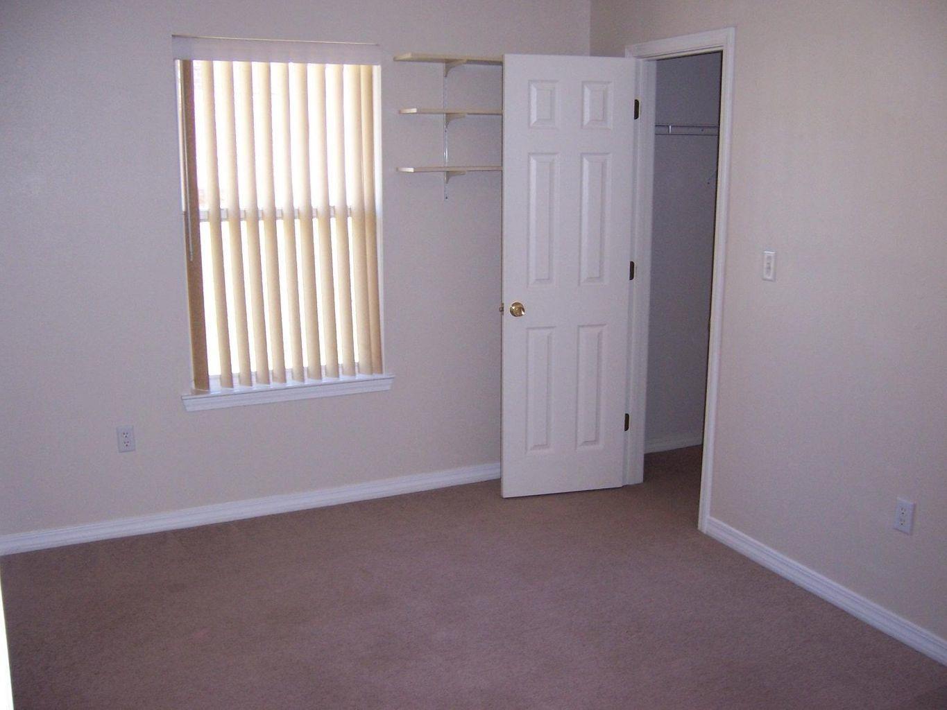 RIVERCHASE S/D PH 3 - Residential Lease