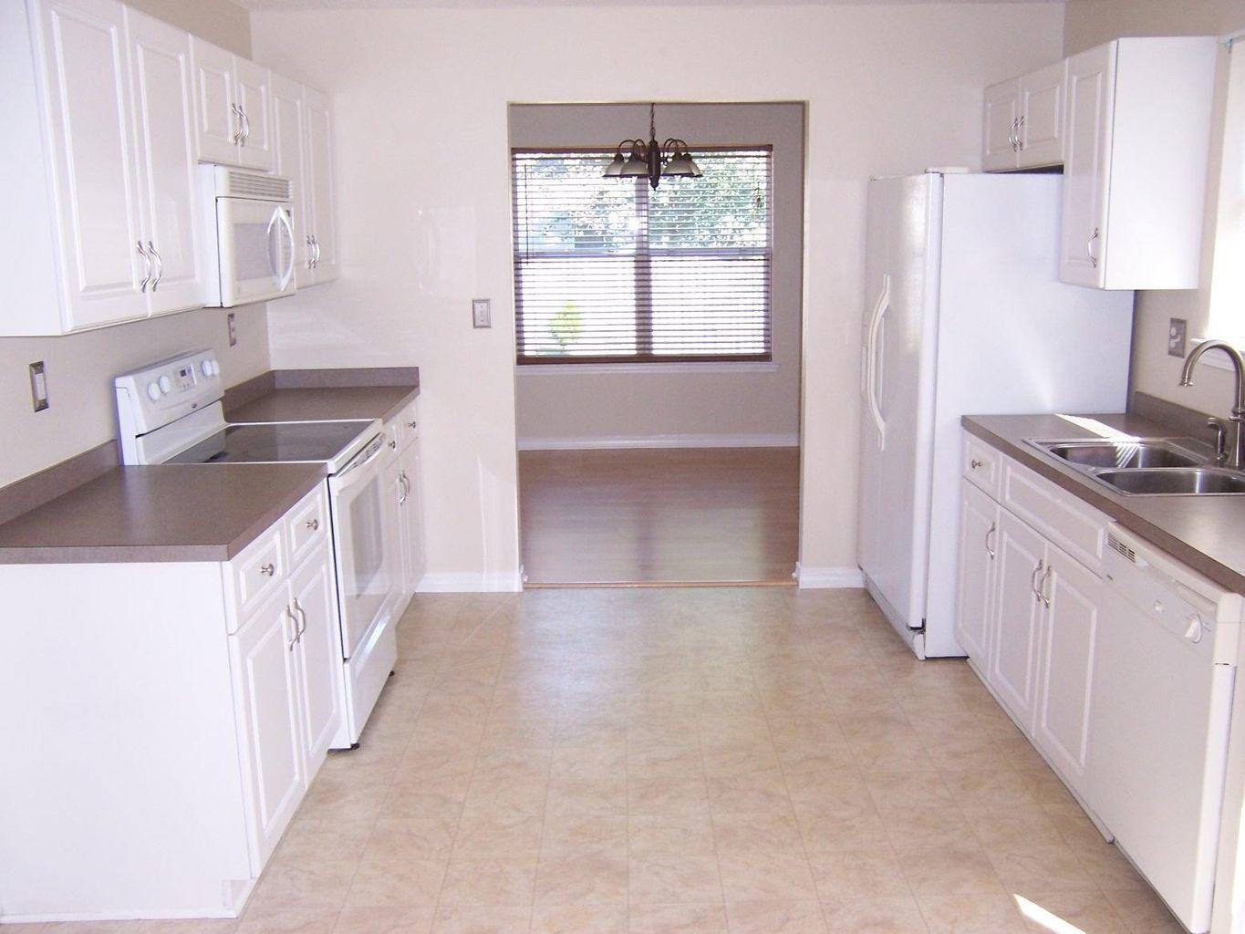 RIVERCHASE S/D PH 3 - Residential Lease