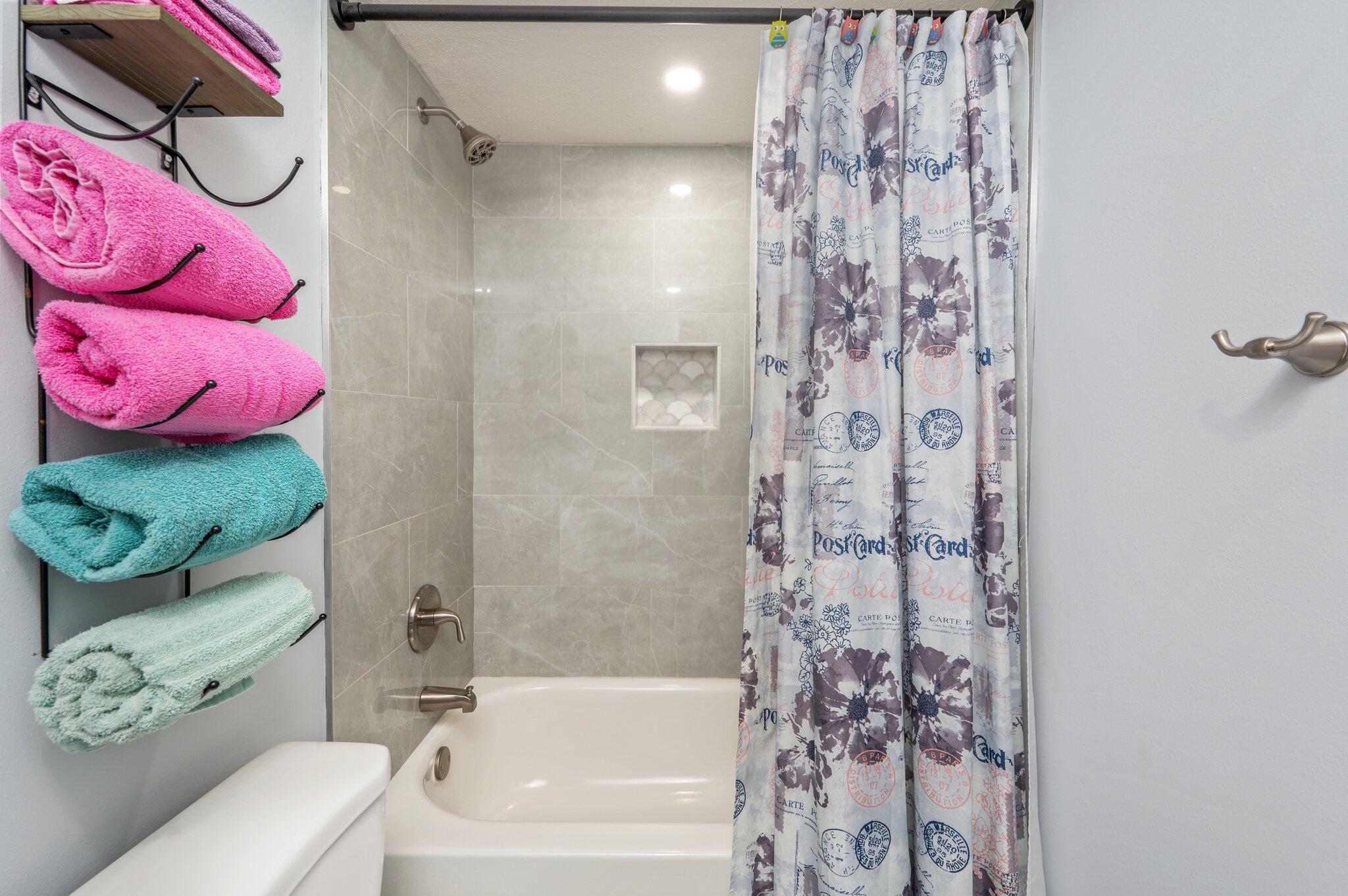 OAKWOOD HILLS UNIT 1 - Residential