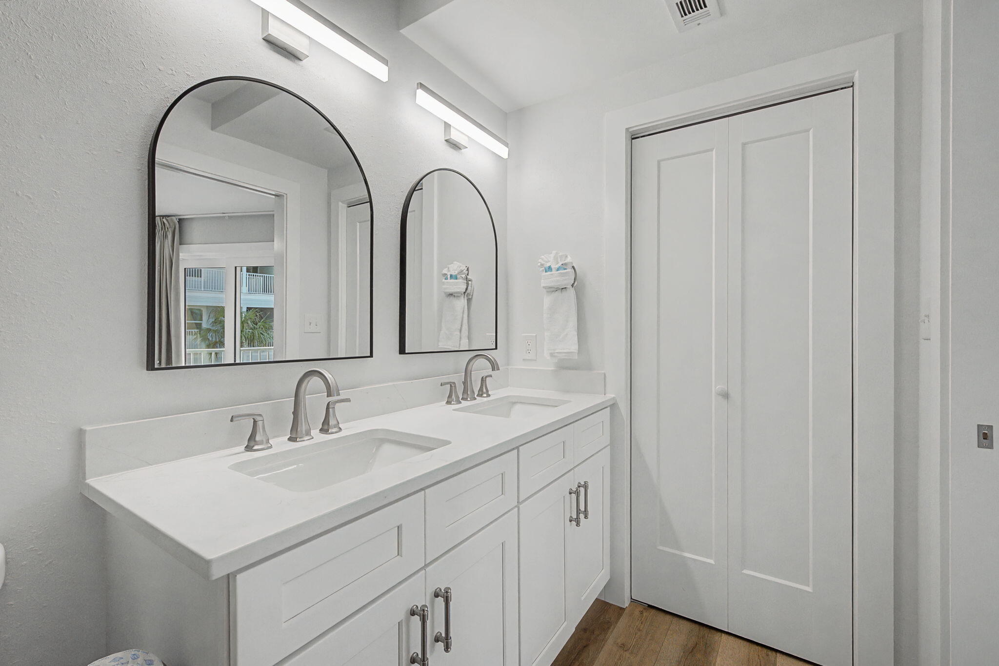 BEACHSIDE VILLAS CONDO - Residential