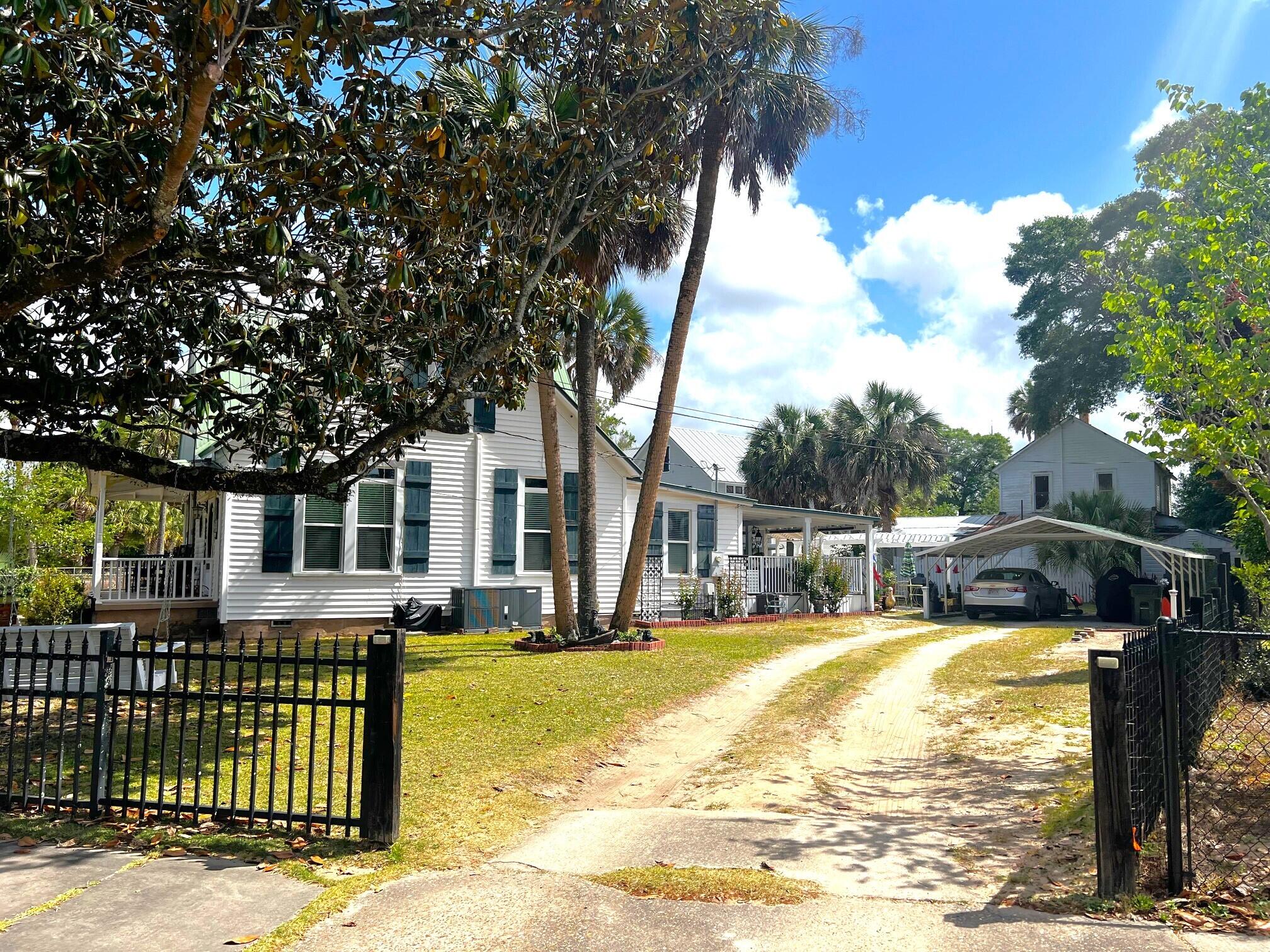 TOWN OF DEFUNIAK SPRINGS - Residential