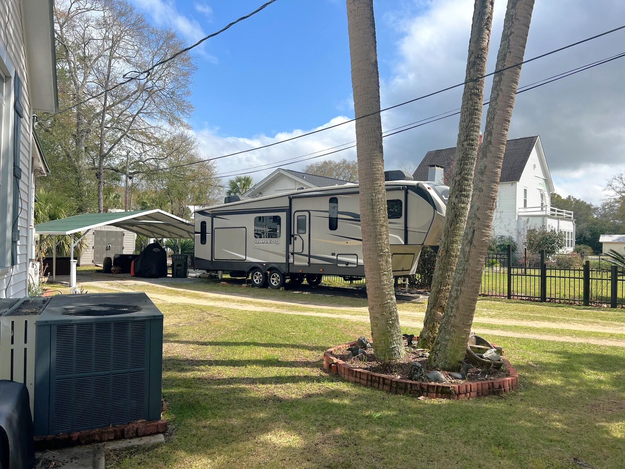 TOWN OF DEFUNIAK SPRINGS - Residential