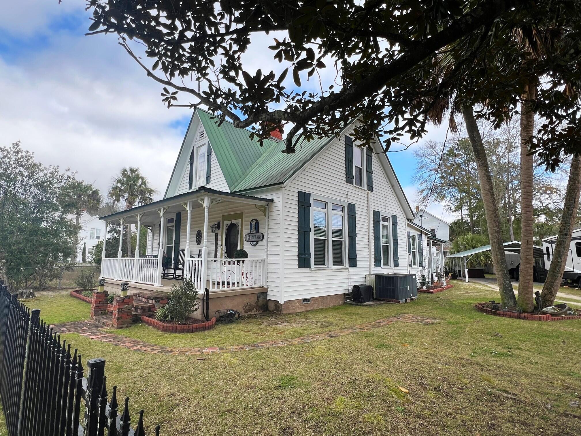 TOWN OF DEFUNIAK SPRINGS - Residential