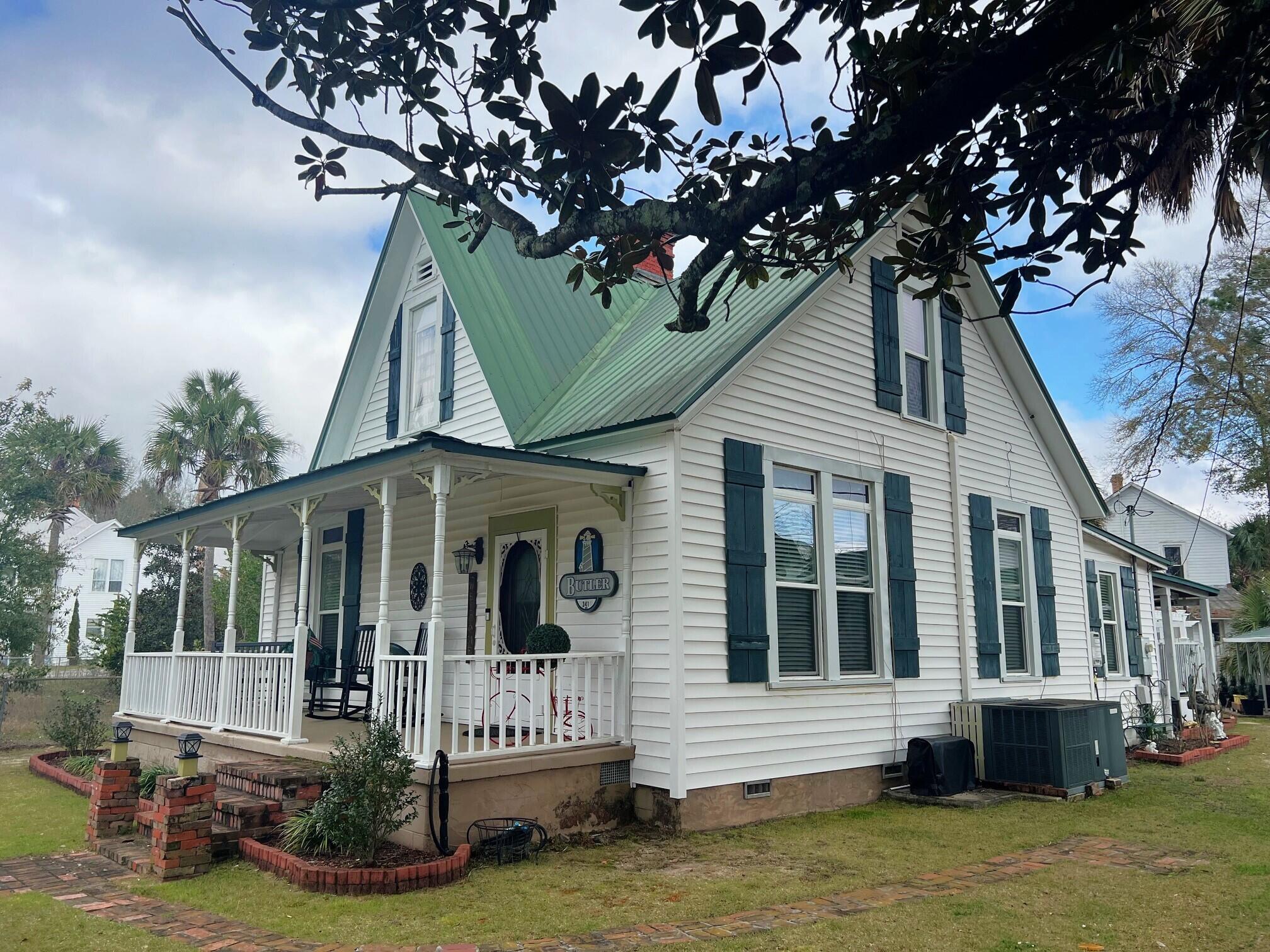 TOWN OF DEFUNIAK SPRINGS - Residential