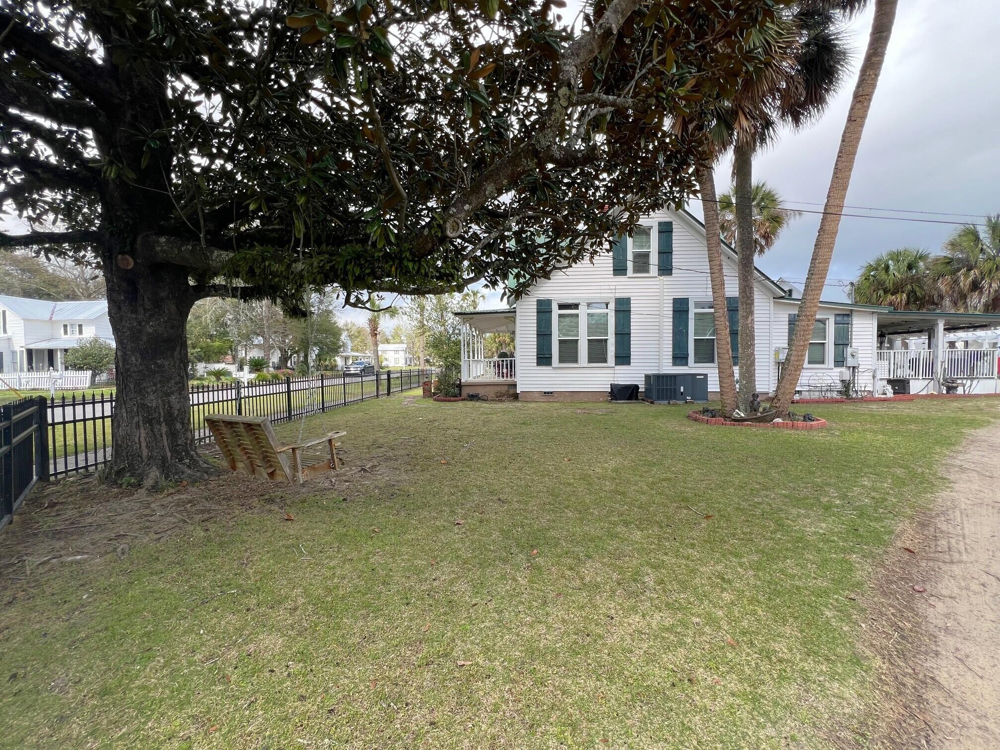 TOWN OF DEFUNIAK SPRINGS - Residential