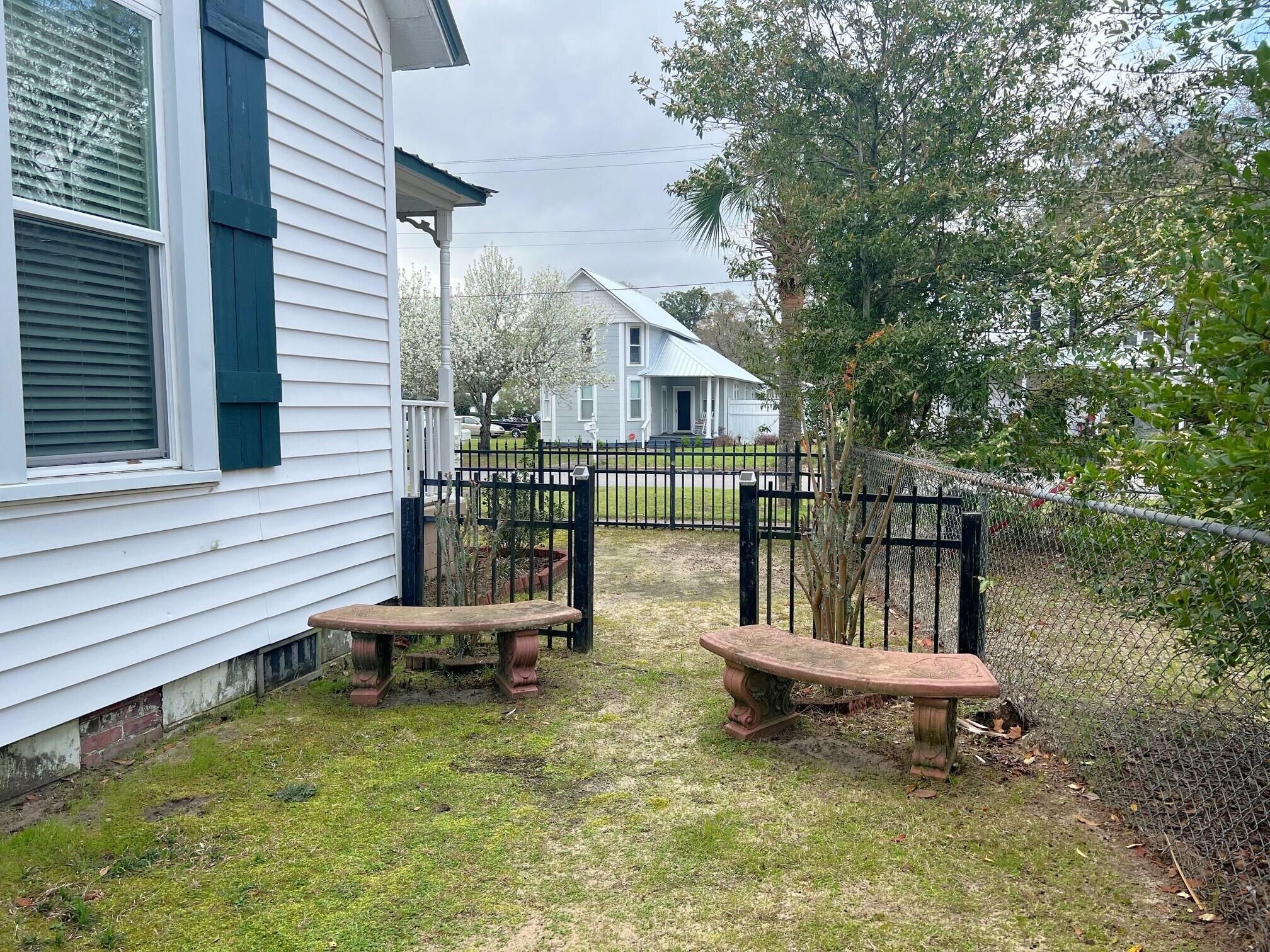 TOWN OF DEFUNIAK SPRINGS - Residential