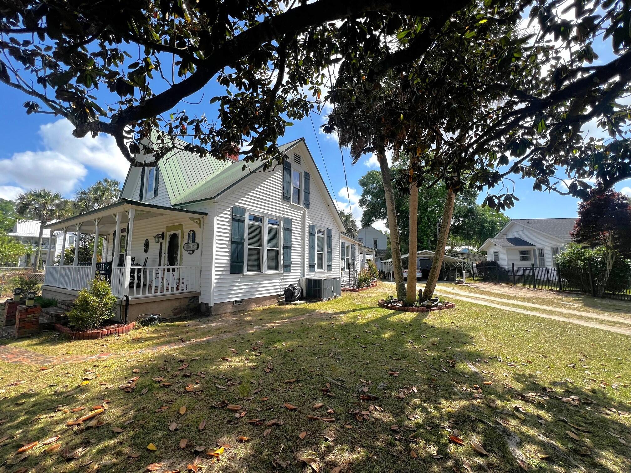 TOWN OF DEFUNIAK SPRINGS - Residential