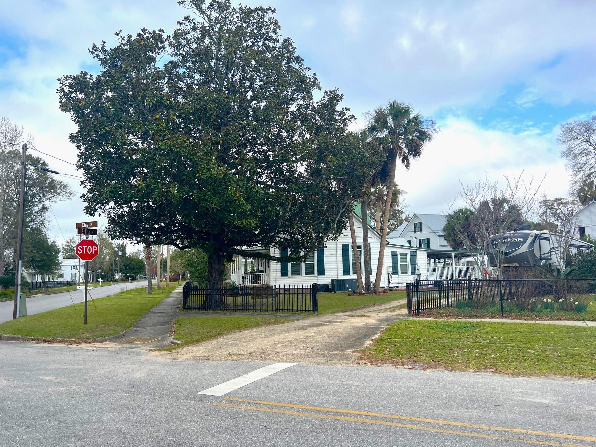 TOWN OF DEFUNIAK SPRINGS - Residential