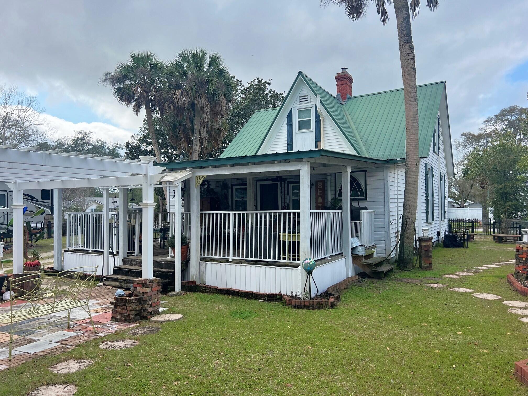 TOWN OF DEFUNIAK SPRINGS - Residential