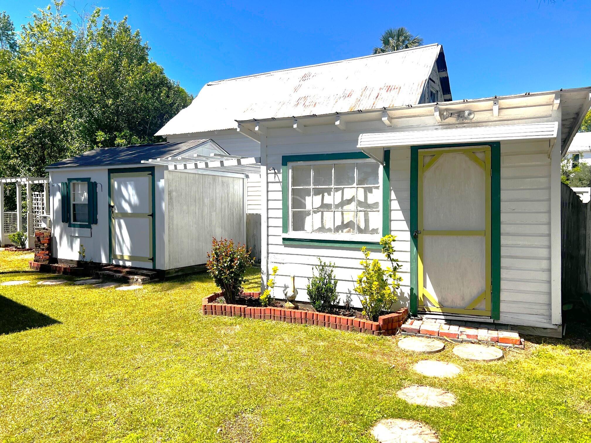 TOWN OF DEFUNIAK SPRINGS - Residential