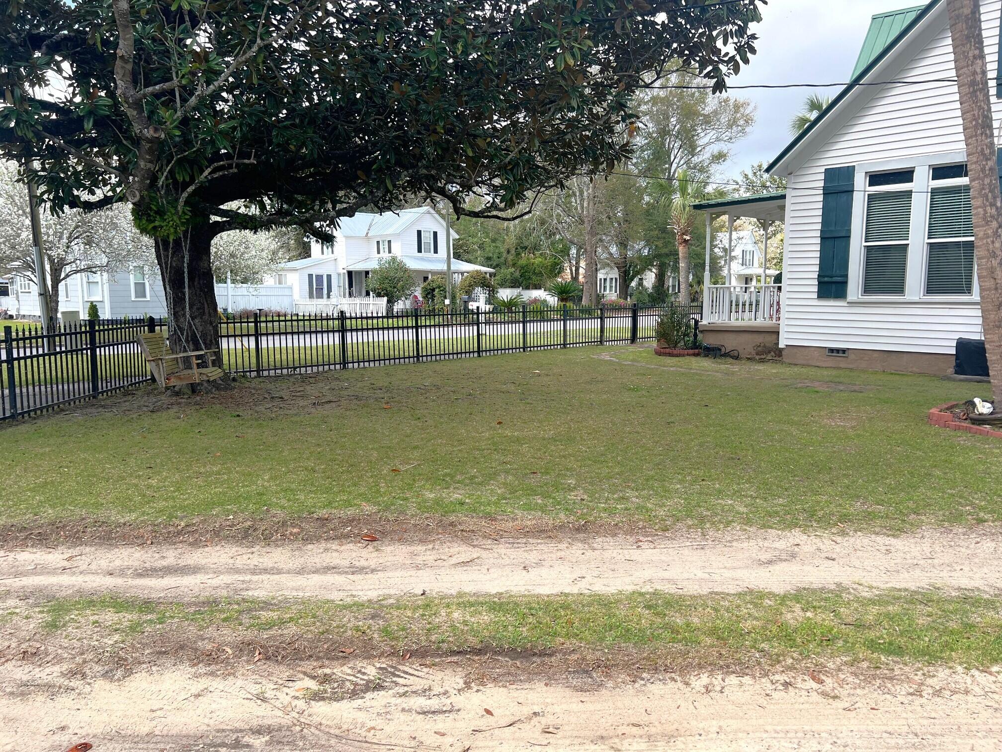 TOWN OF DEFUNIAK SPRINGS - Residential