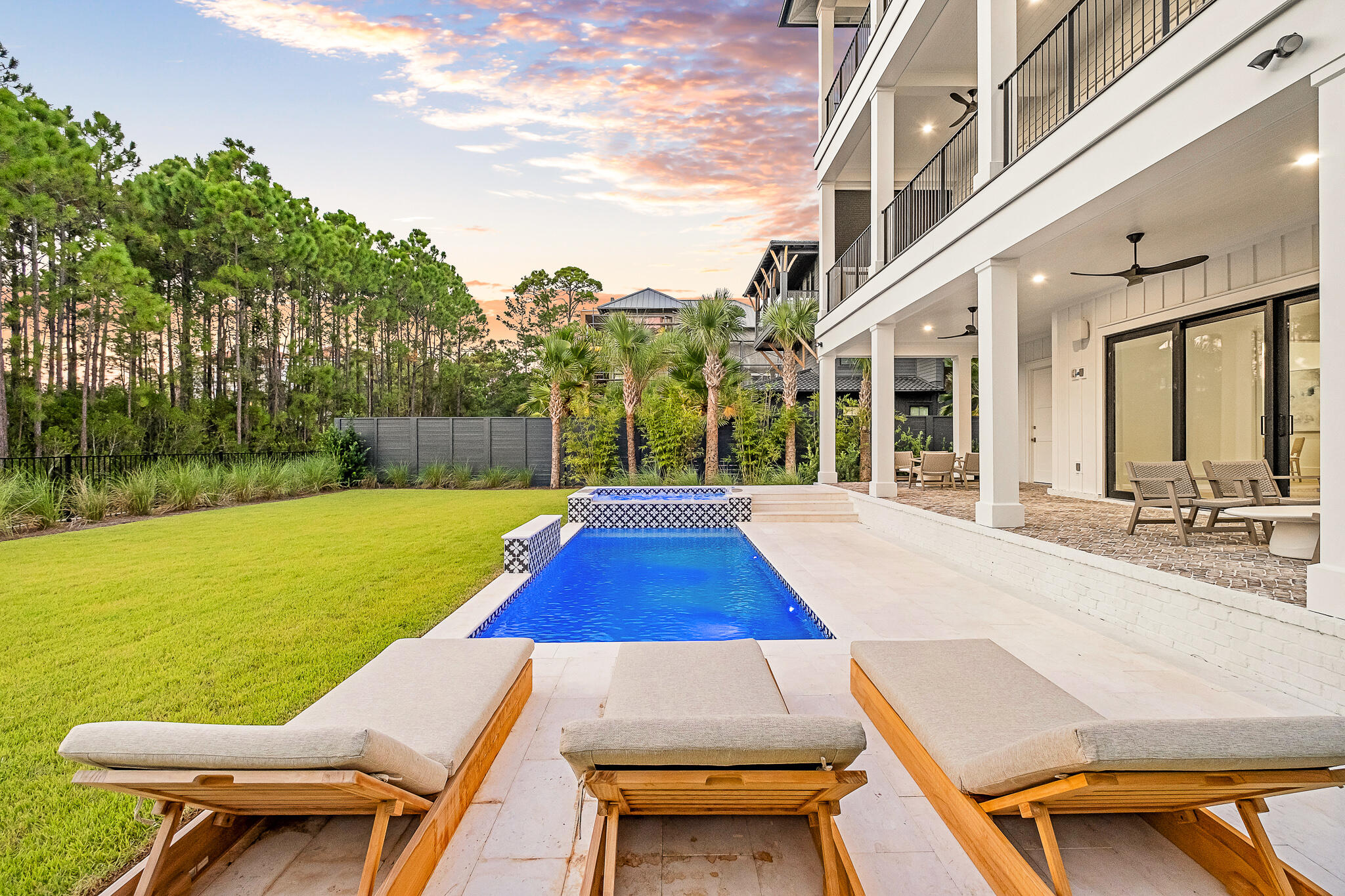 BEACH HIGHLAND - Residential