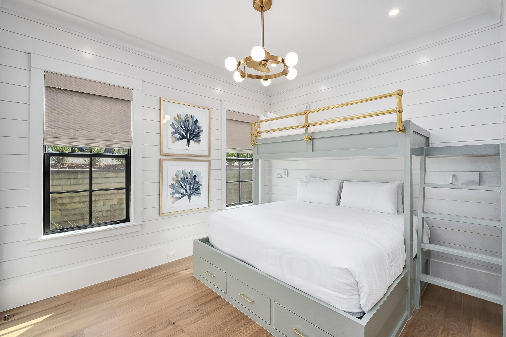 BEACH HIGHLAND - Residential