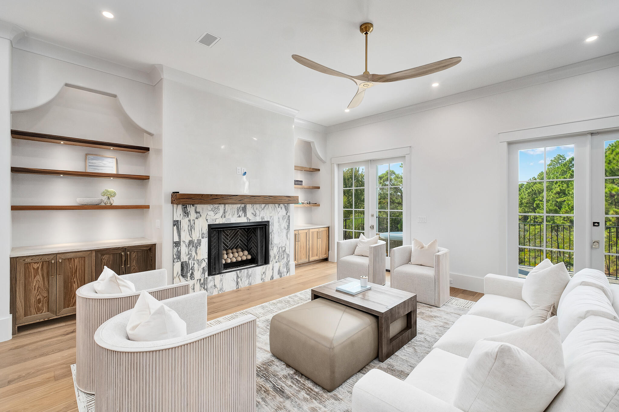 BEACH HIGHLAND - Residential