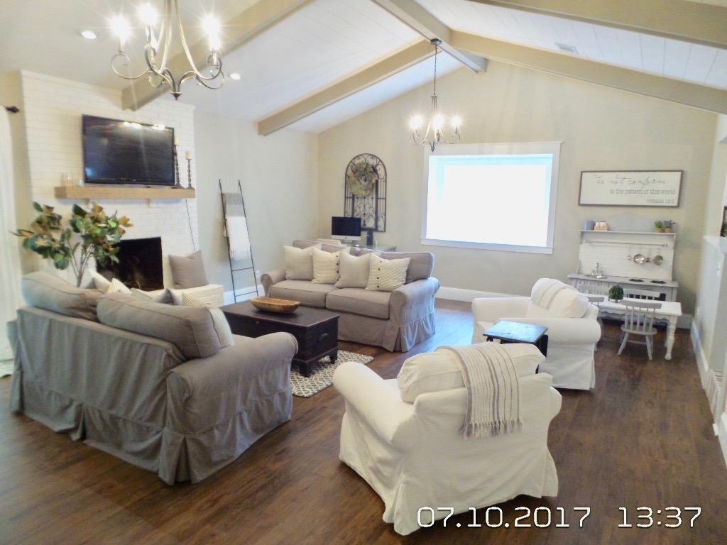 PINEWOOD ESTATES - Residential