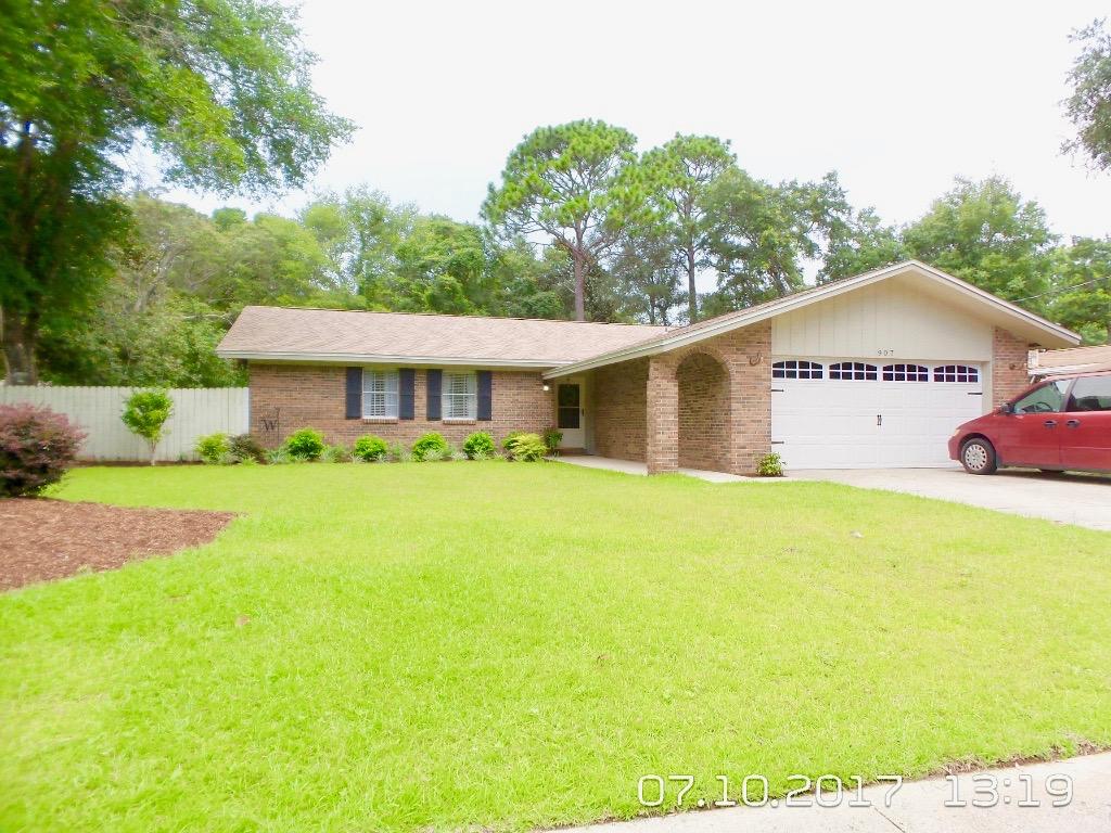 PINEWOOD ESTATES - Residential