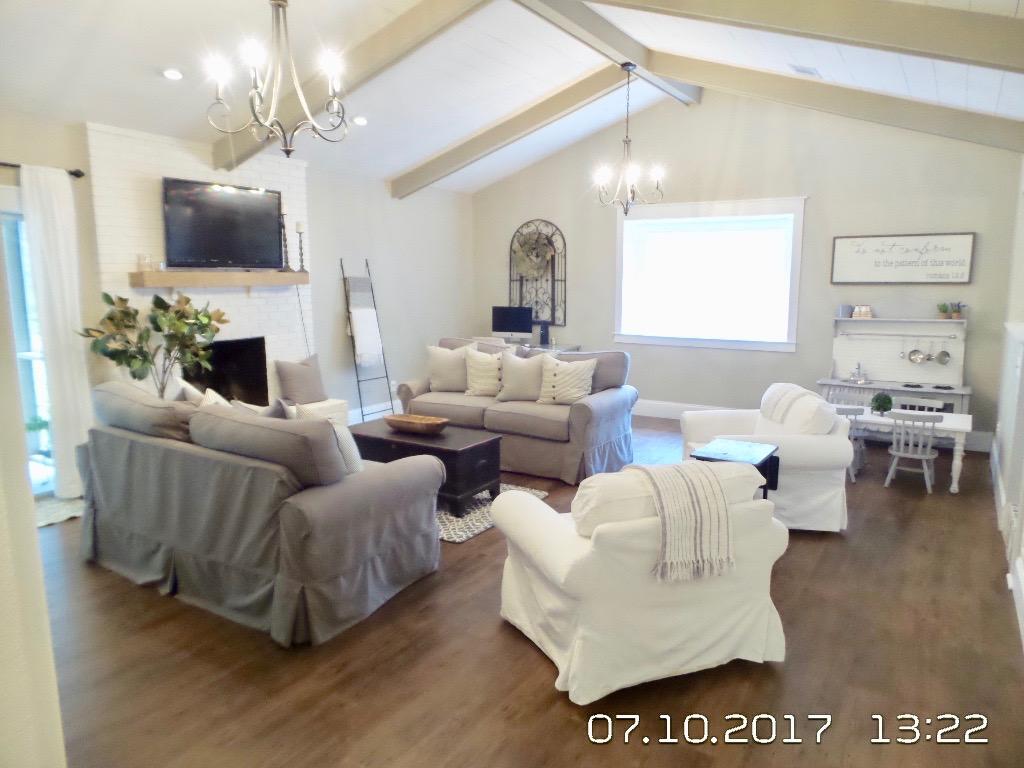 PINEWOOD ESTATES - Residential