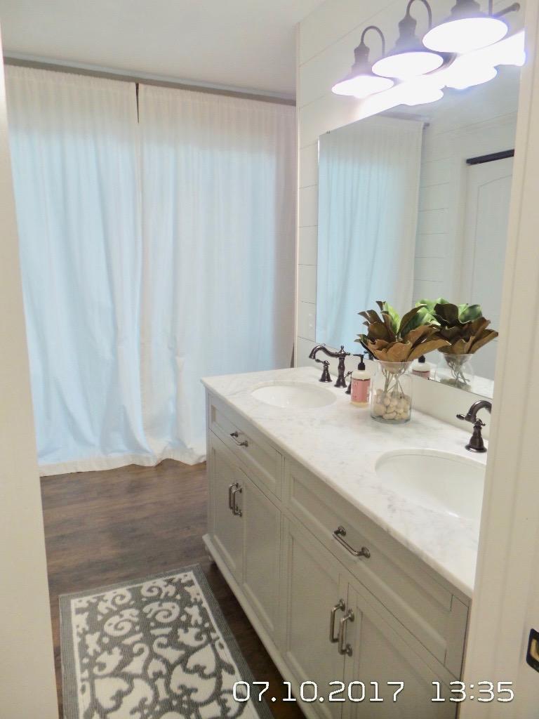 PINEWOOD ESTATES - Residential