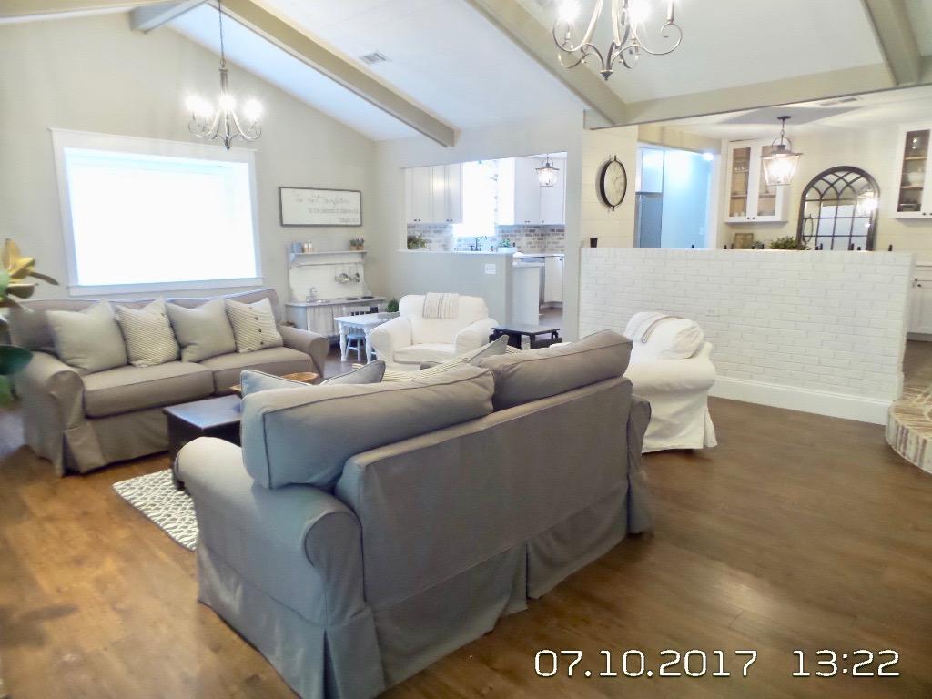 PINEWOOD ESTATES - Residential