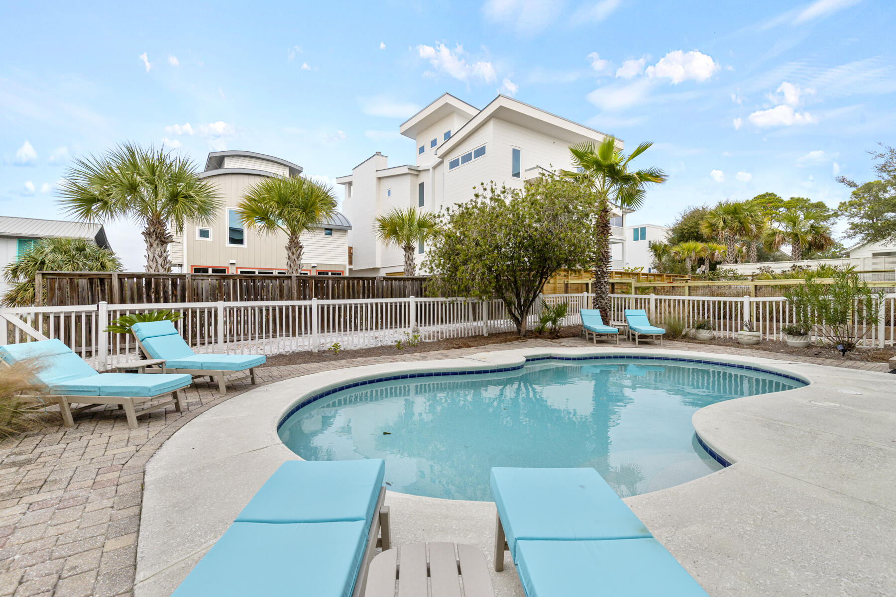 GRAYTON BEACH - Residential