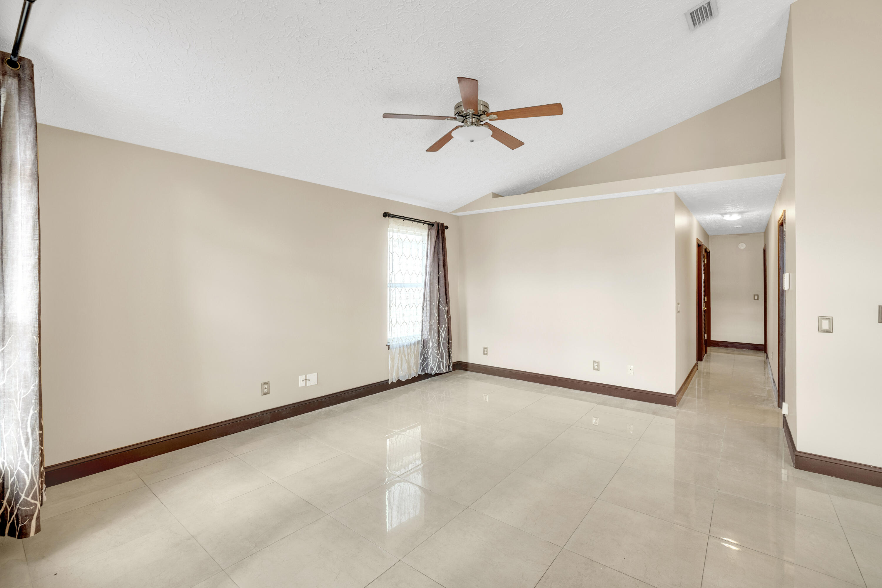 Palm Cove - Residential Lease