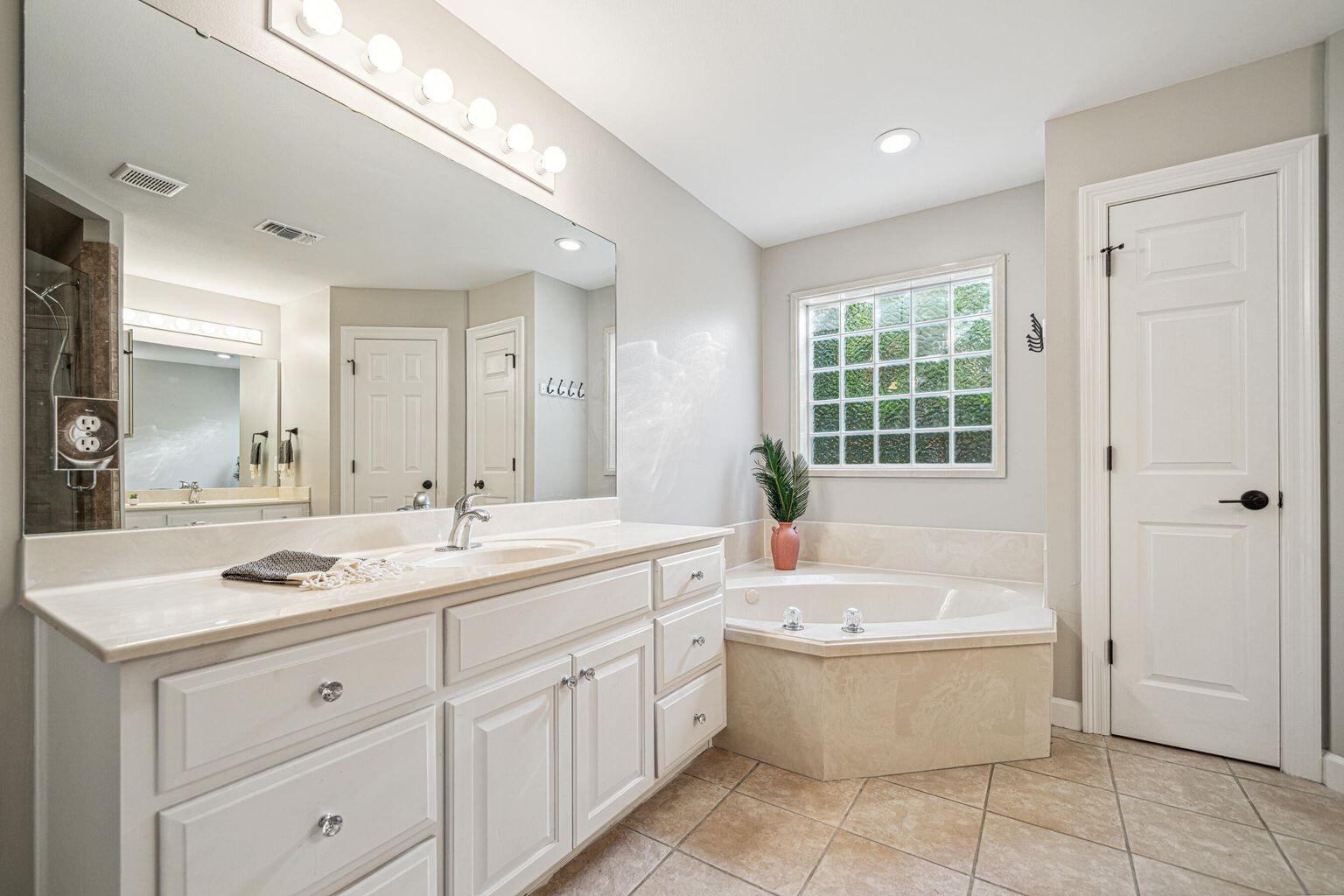 Emerald Bay - Residential