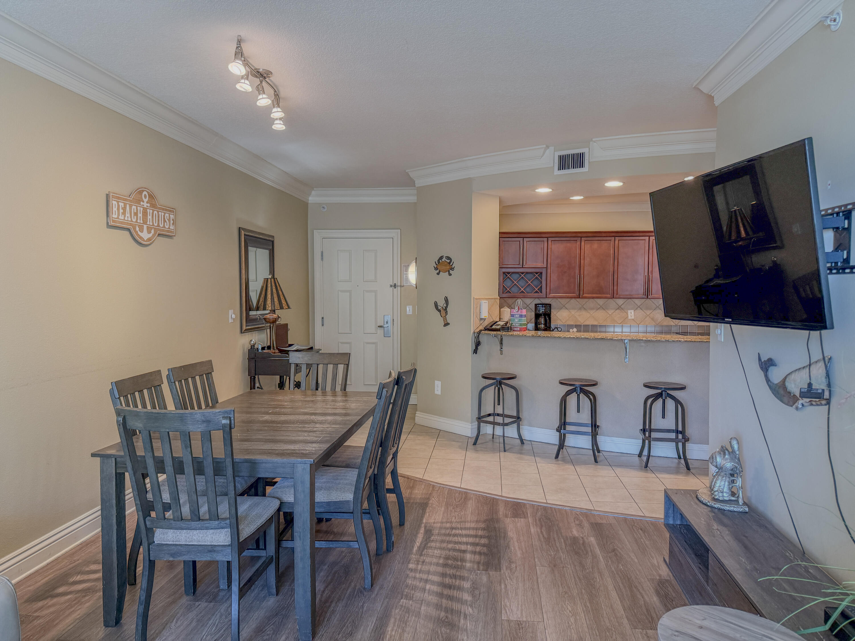 EMERALD GRANDE - Residential