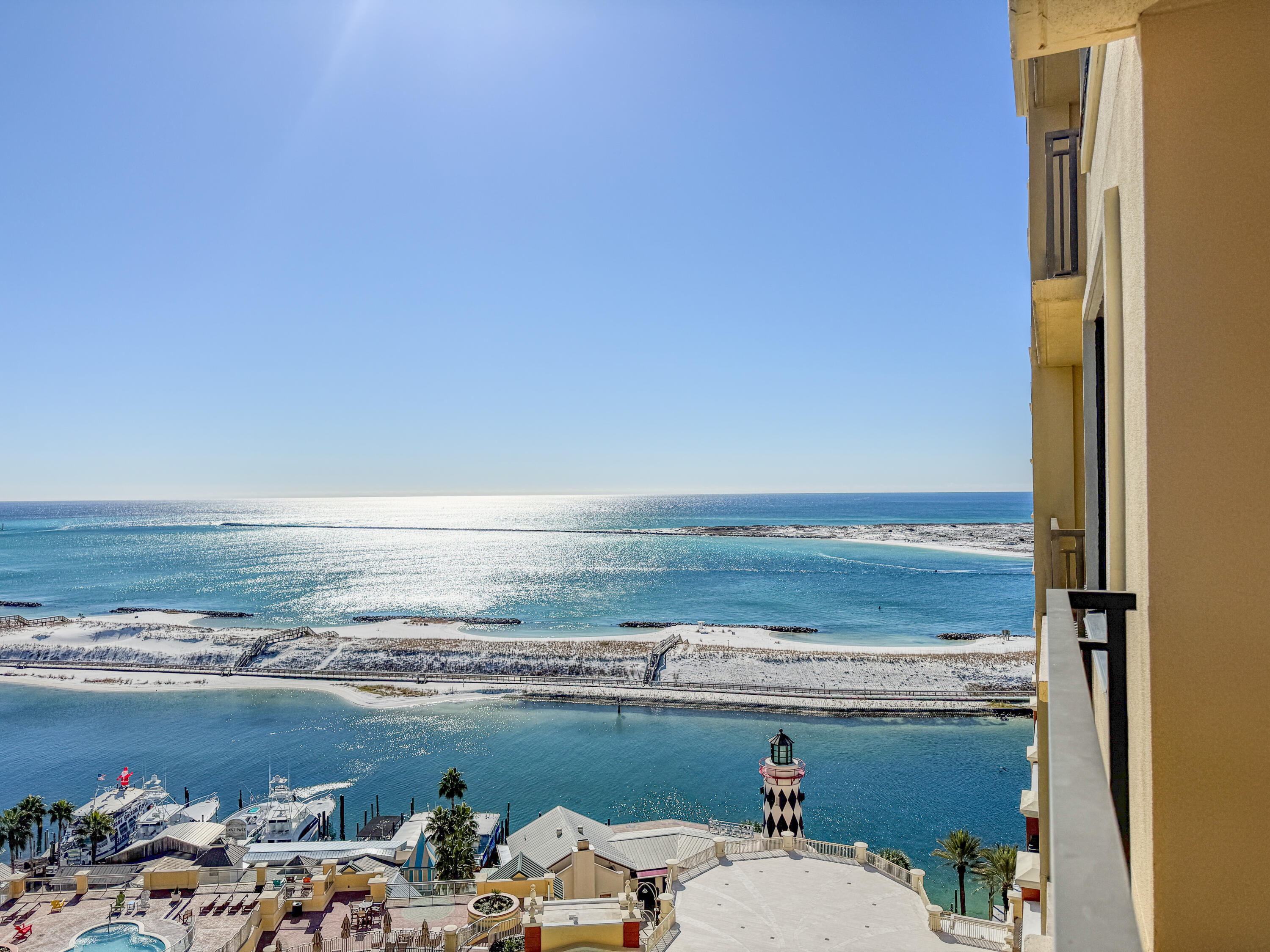 EMERALD GRANDE - Residential