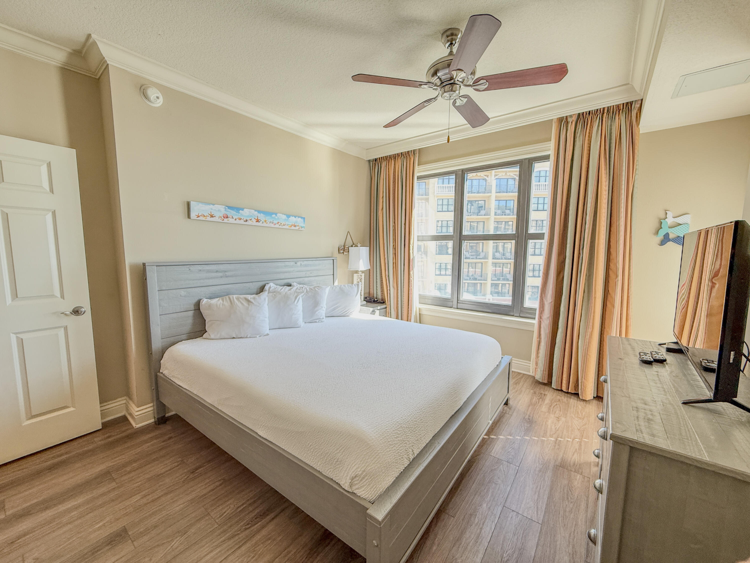 EMERALD GRANDE - Residential