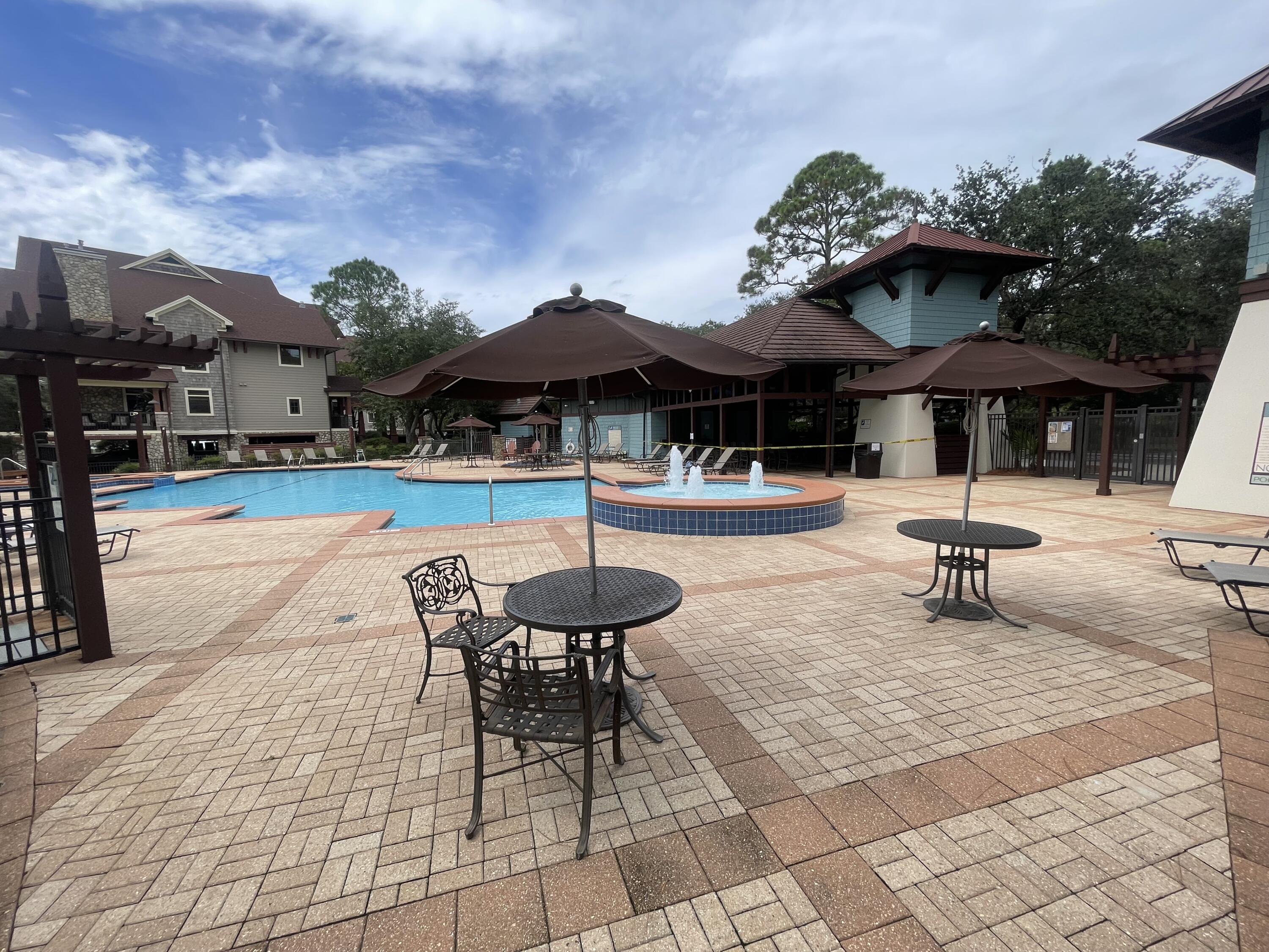 WILD HERON LAKESIDE LODGE - Residential