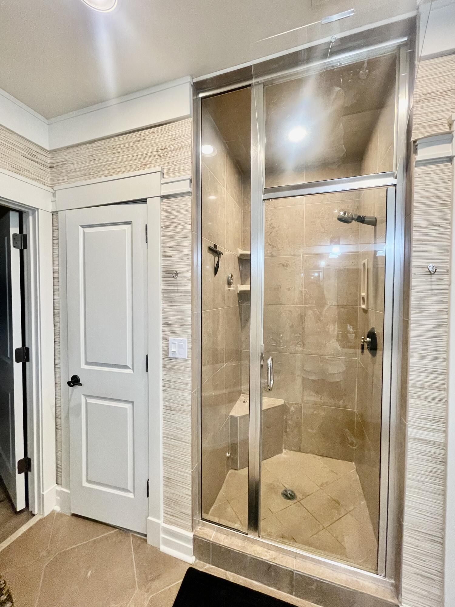 WILD HERON LAKESIDE LODGE - Residential