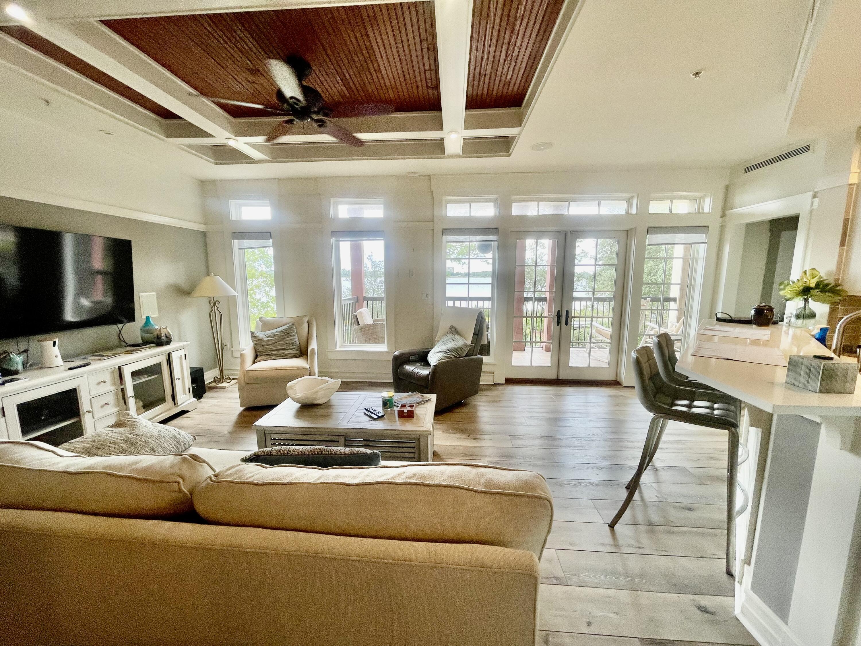 WILD HERON LAKESIDE LODGE - Residential