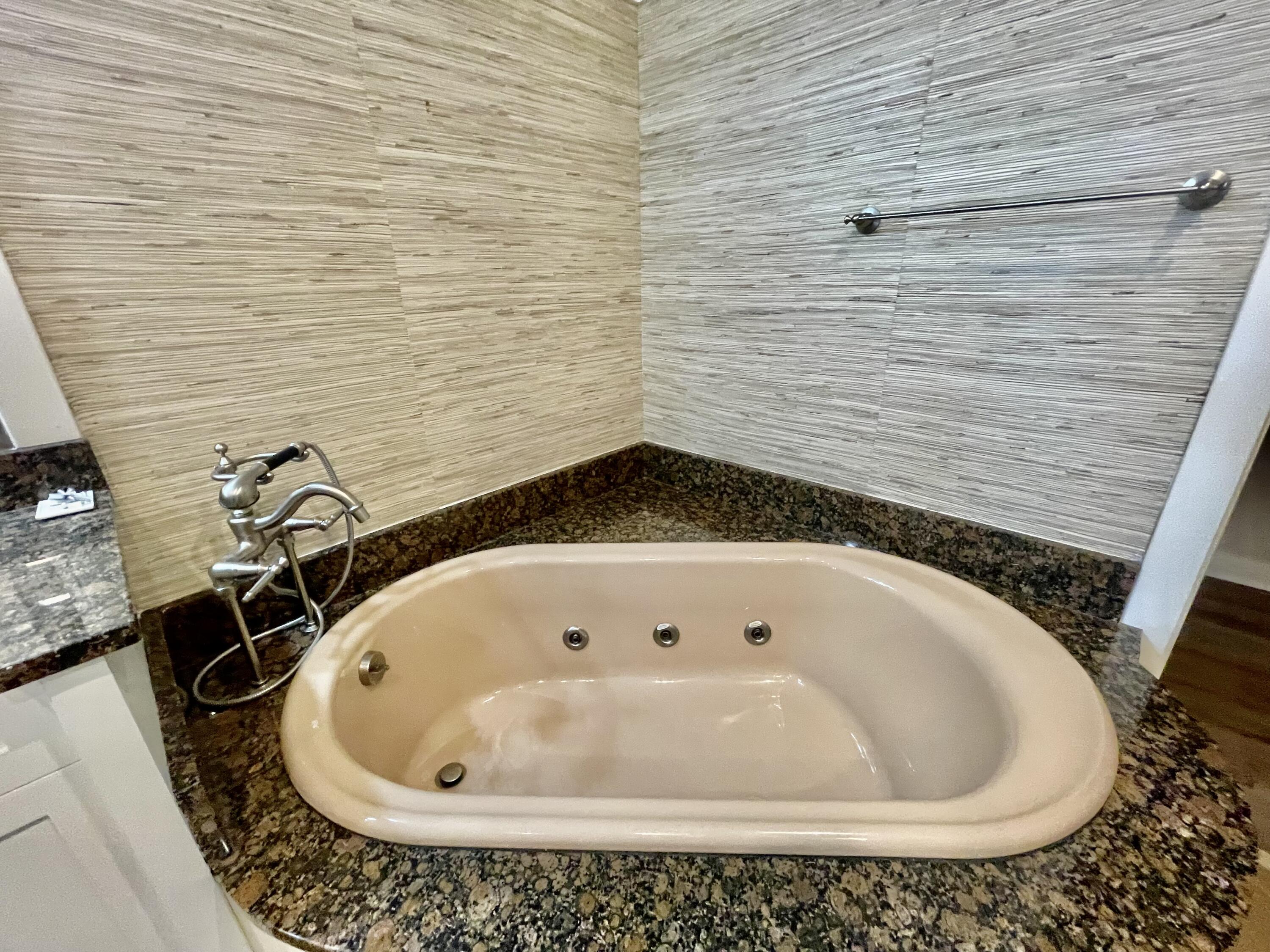 WILD HERON LAKESIDE LODGE - Residential