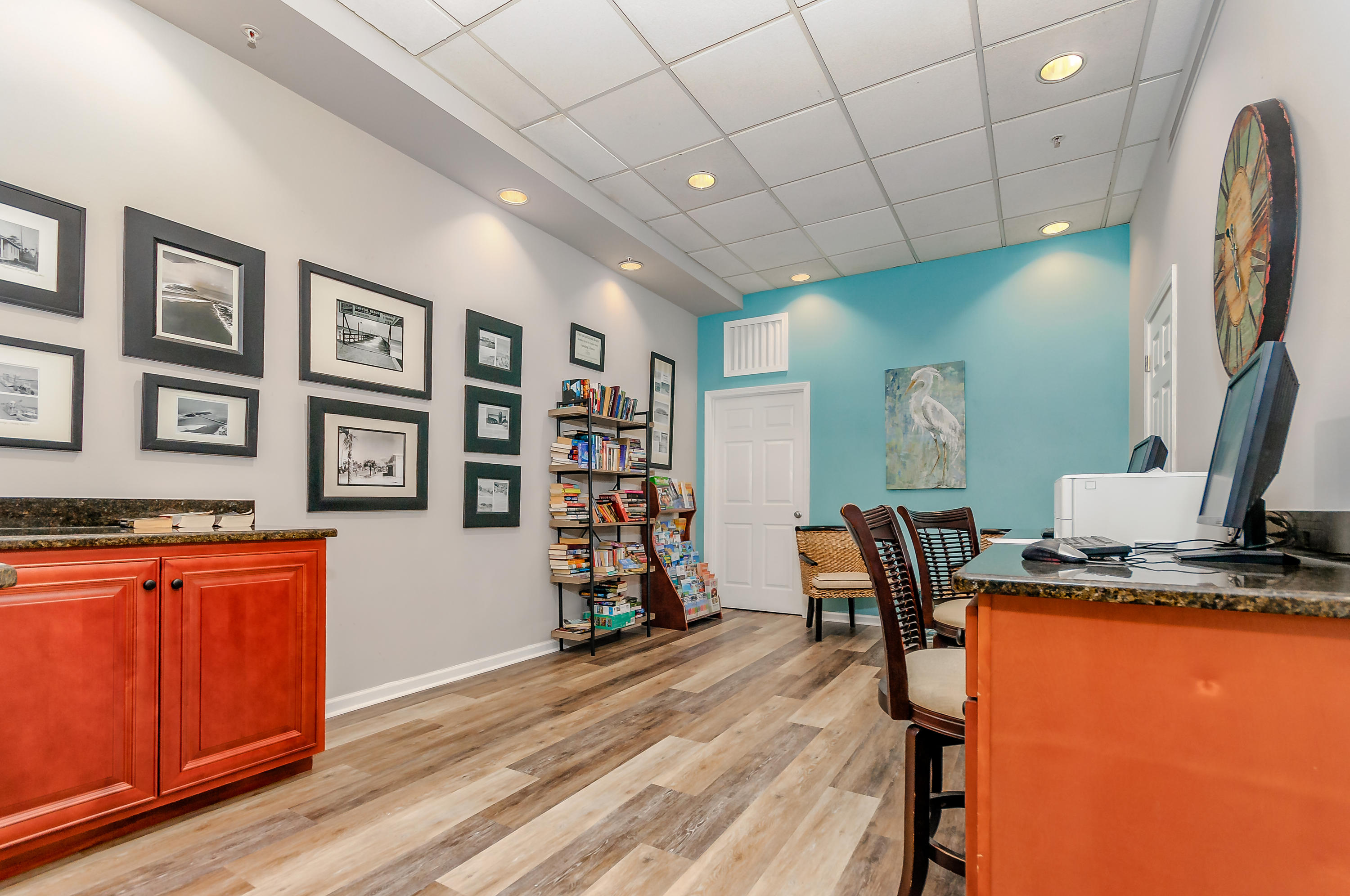 INN AT CRYSTAL BEACH (SUMMERCHASE CONDO) - Residential