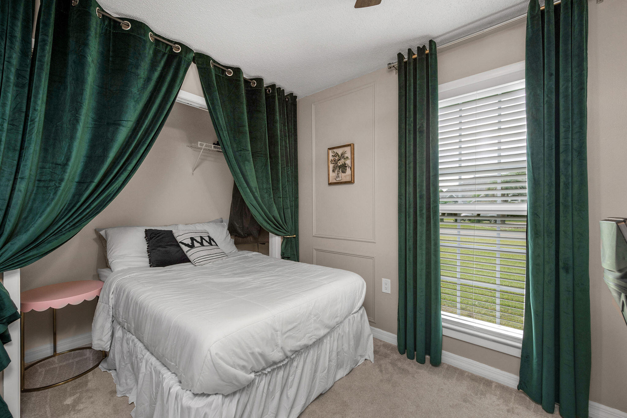 LAKE LORRAINE ESTATES - Residential
