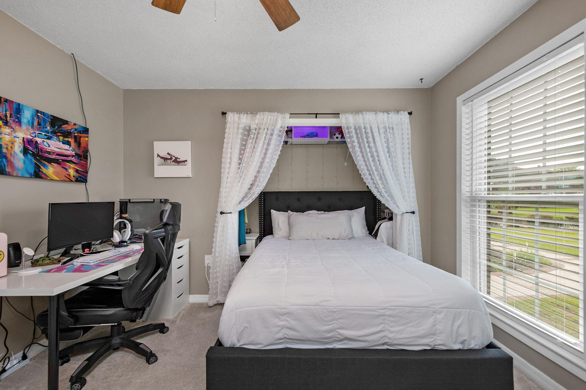 LAKE LORRAINE ESTATES - Residential