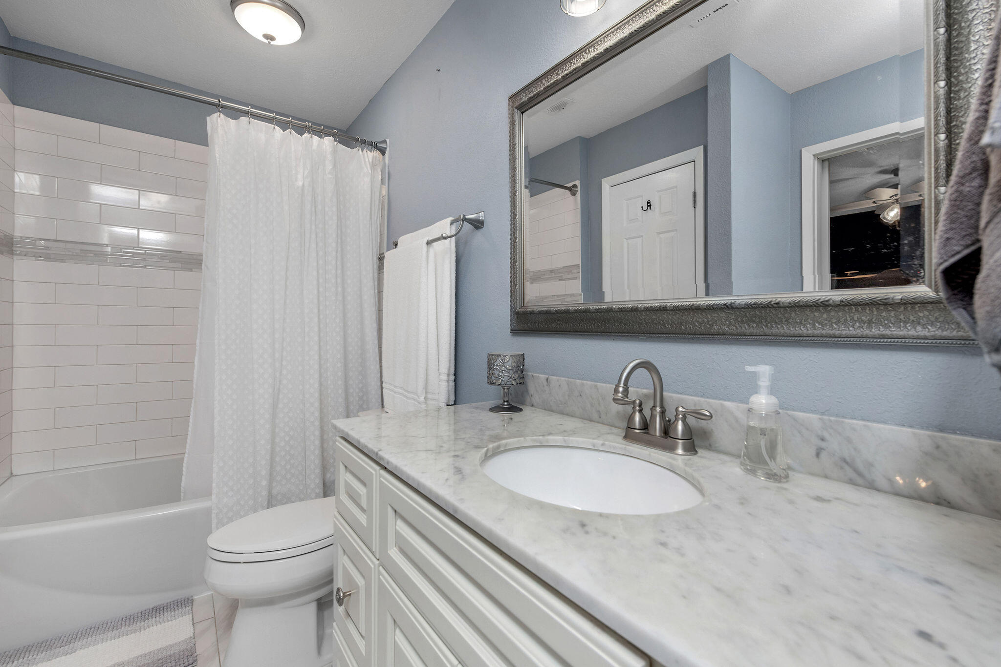 LAKE LORRAINE ESTATES - Residential