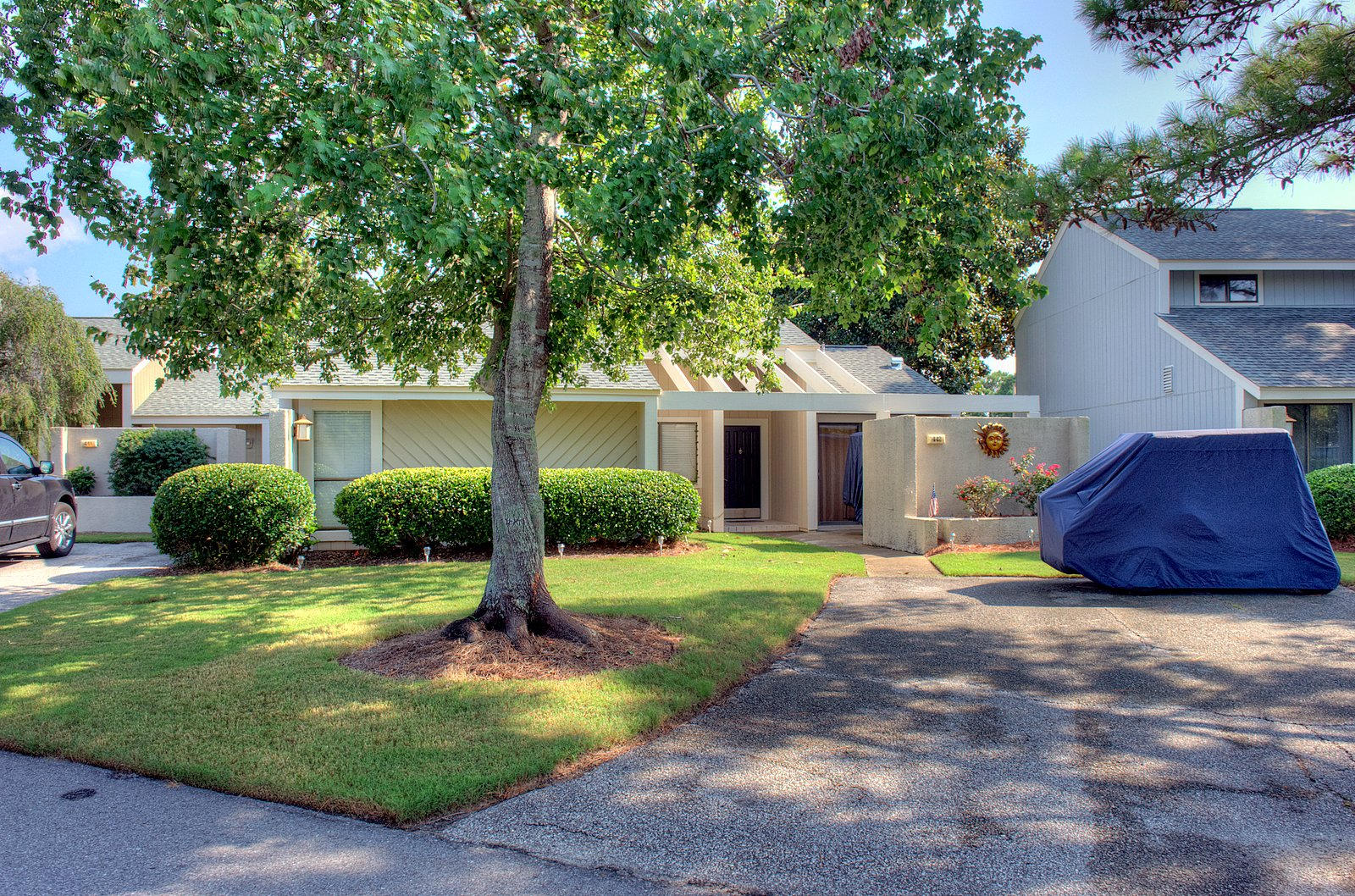 LINKSIDE VILLAGE UNIT 1 - Residential