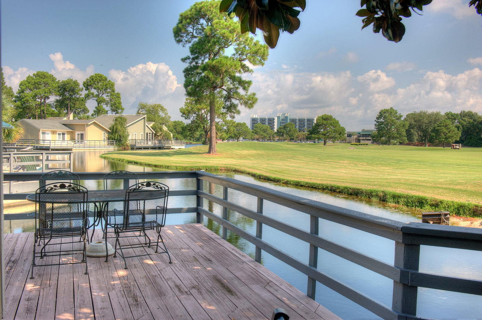 LINKSIDE VILLAGE UNIT 1 - Residential