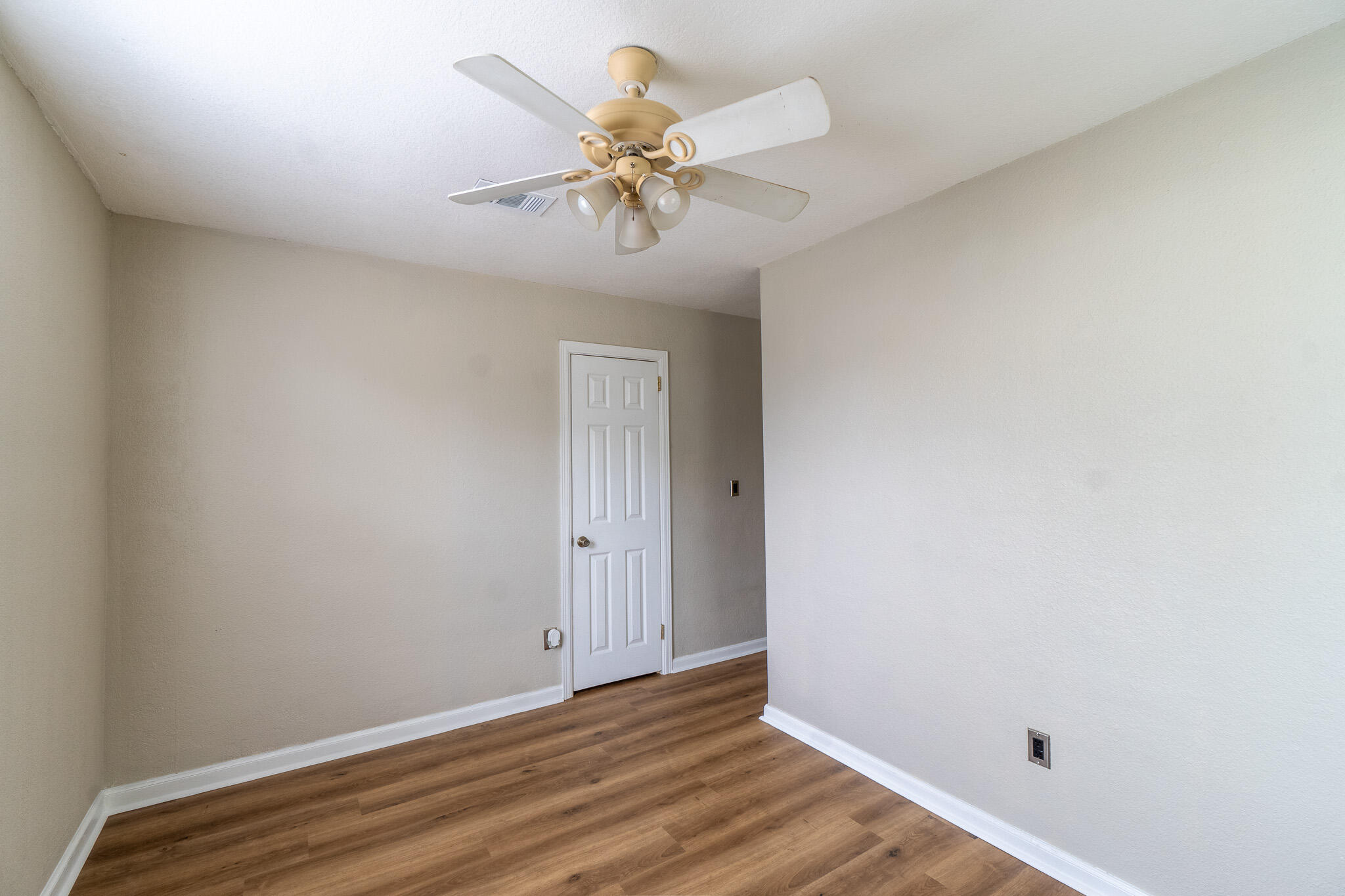 GARNIERS BEACH - Residential