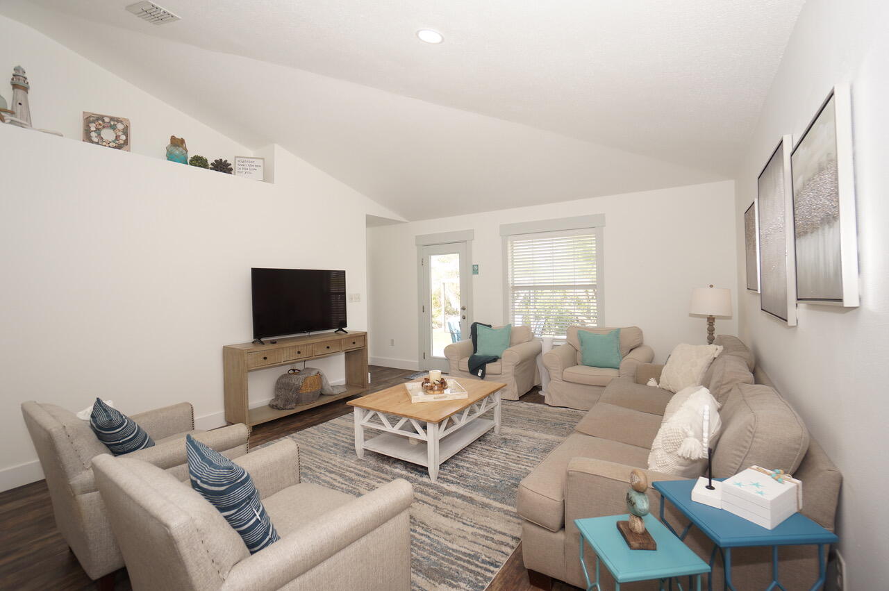 PARADISE RETREAT - Residential