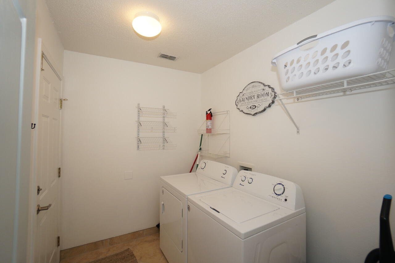 PARADISE RETREAT - Residential