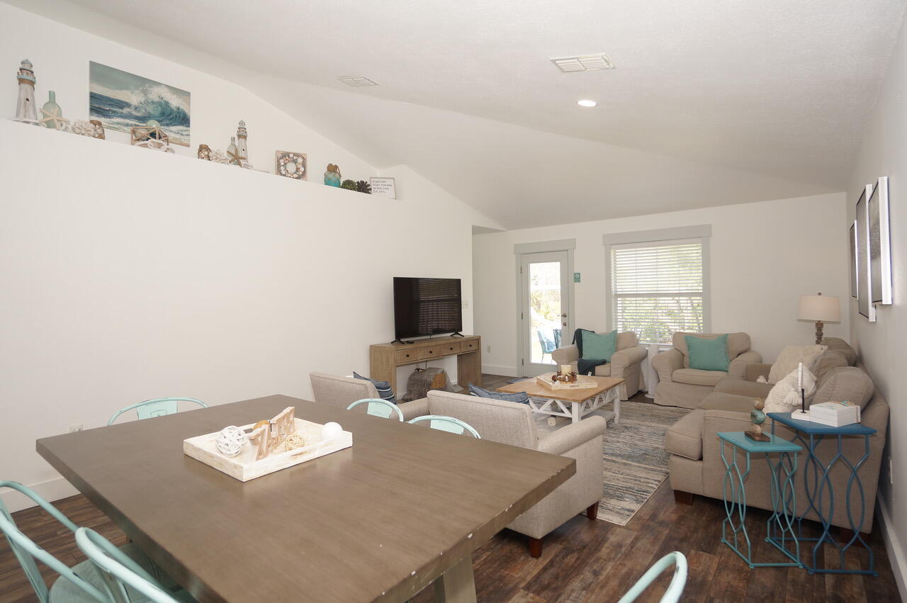 PARADISE RETREAT - Residential