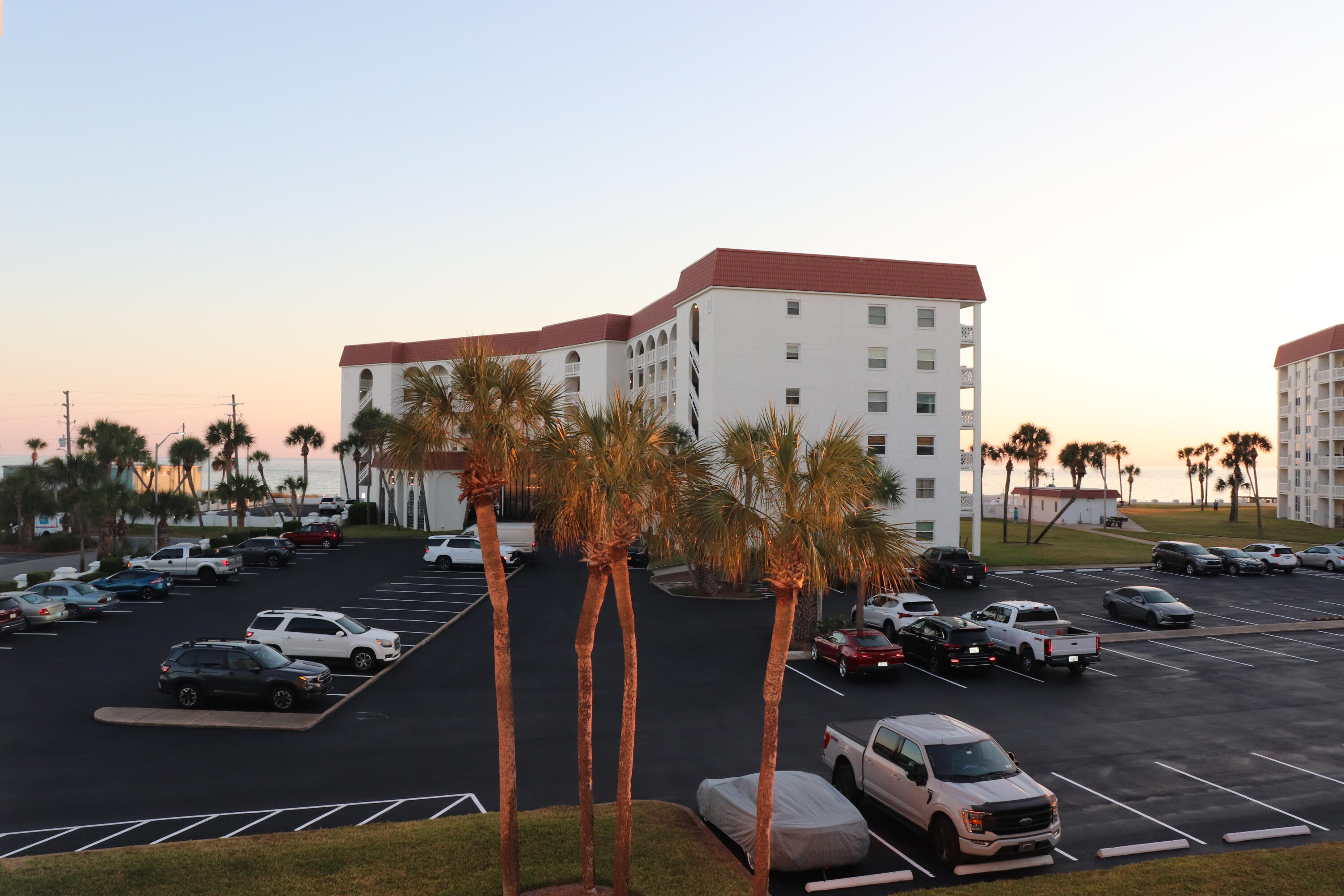 EL MATADOR CONDO - Residential