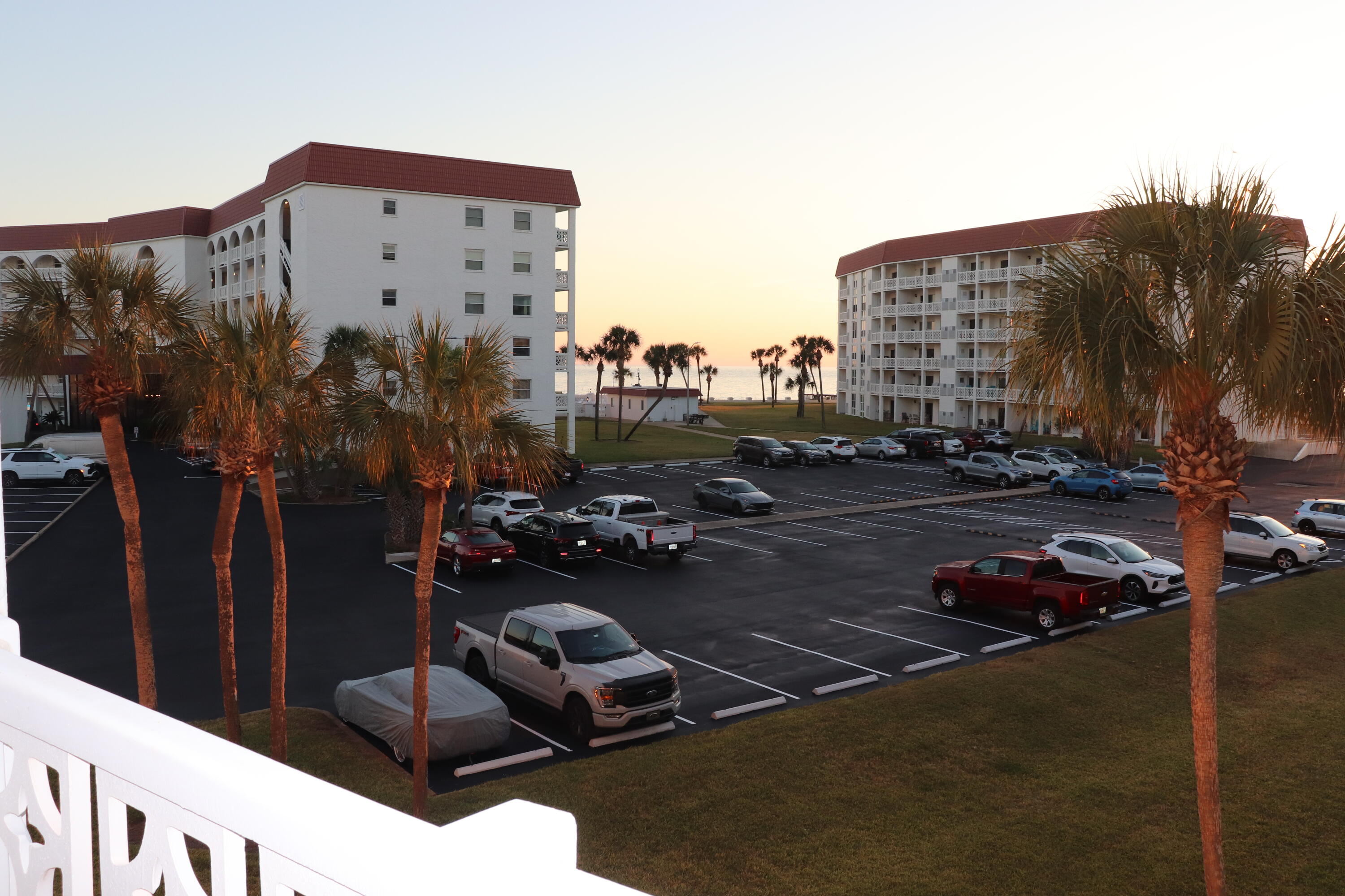 EL MATADOR CONDO - Residential