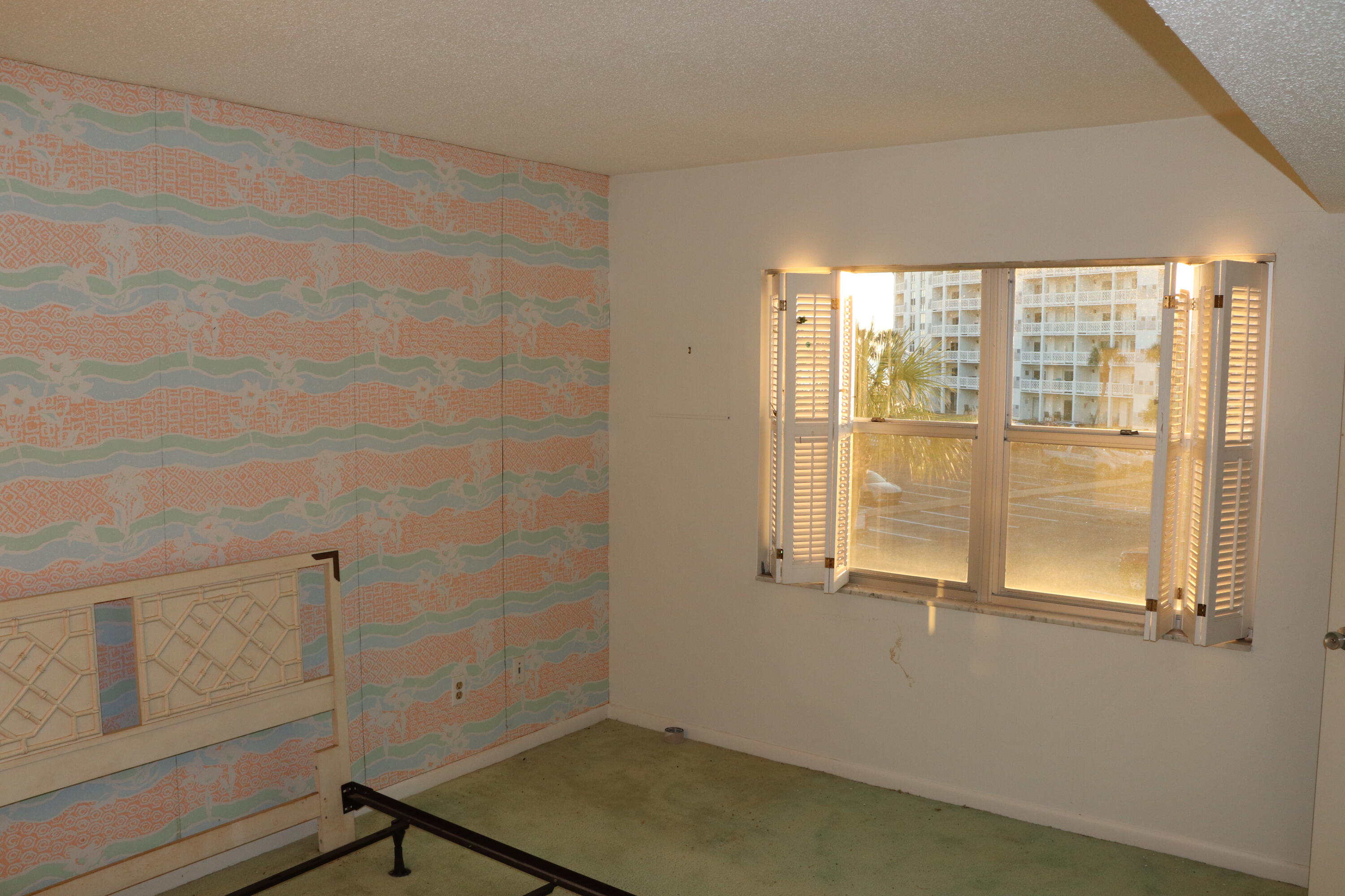 EL MATADOR CONDO - Residential